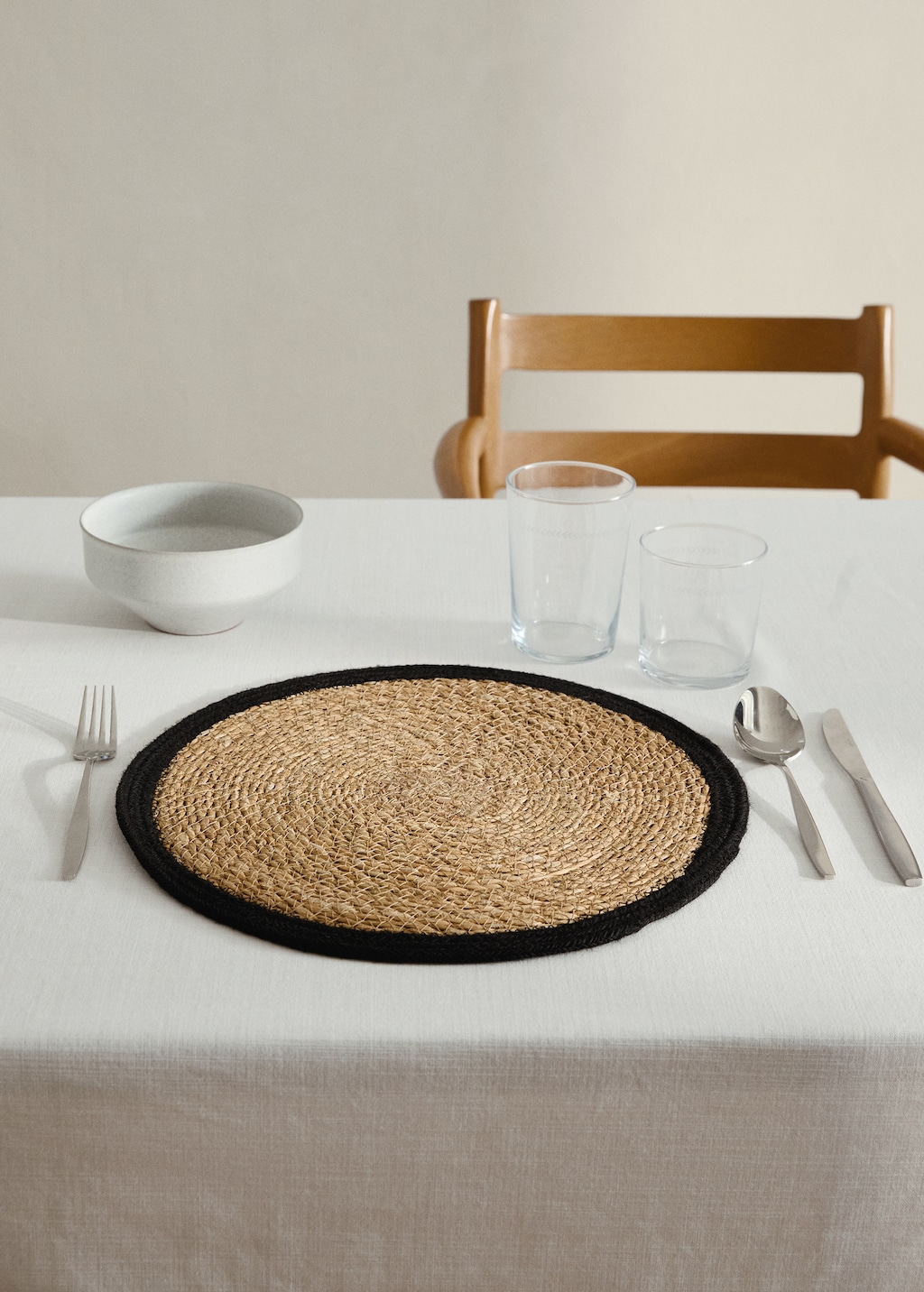 Natural fiber braided placemat