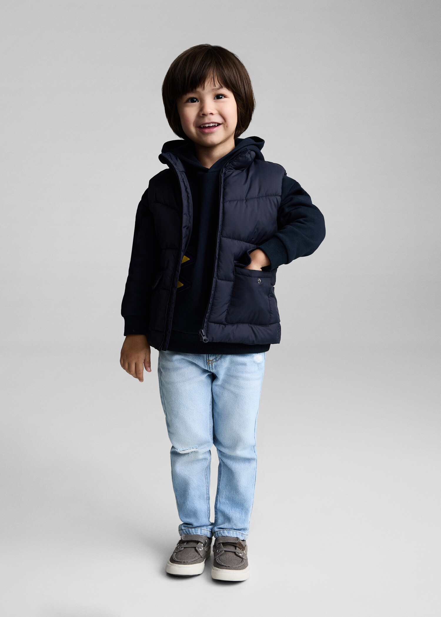 Quilted gilet with pockets - General plane