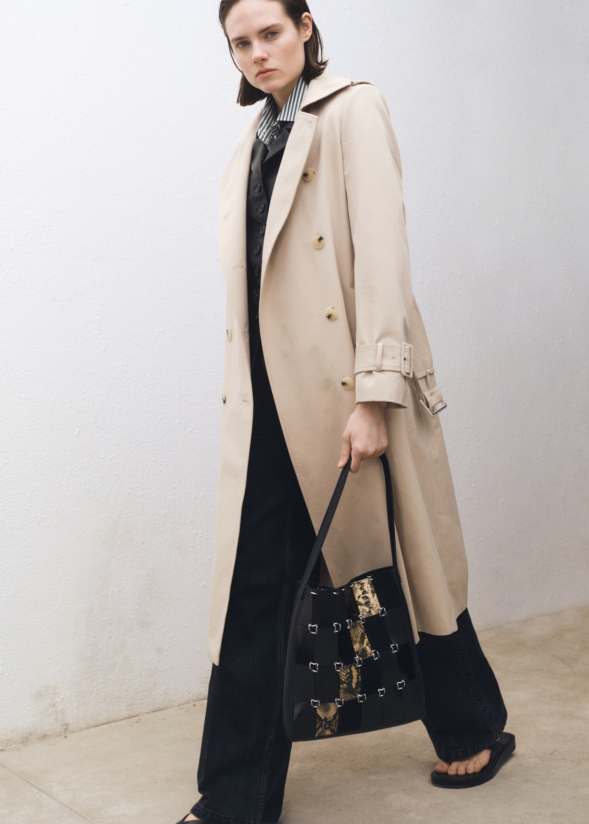 Double-breasted cotton trench coat - General plane