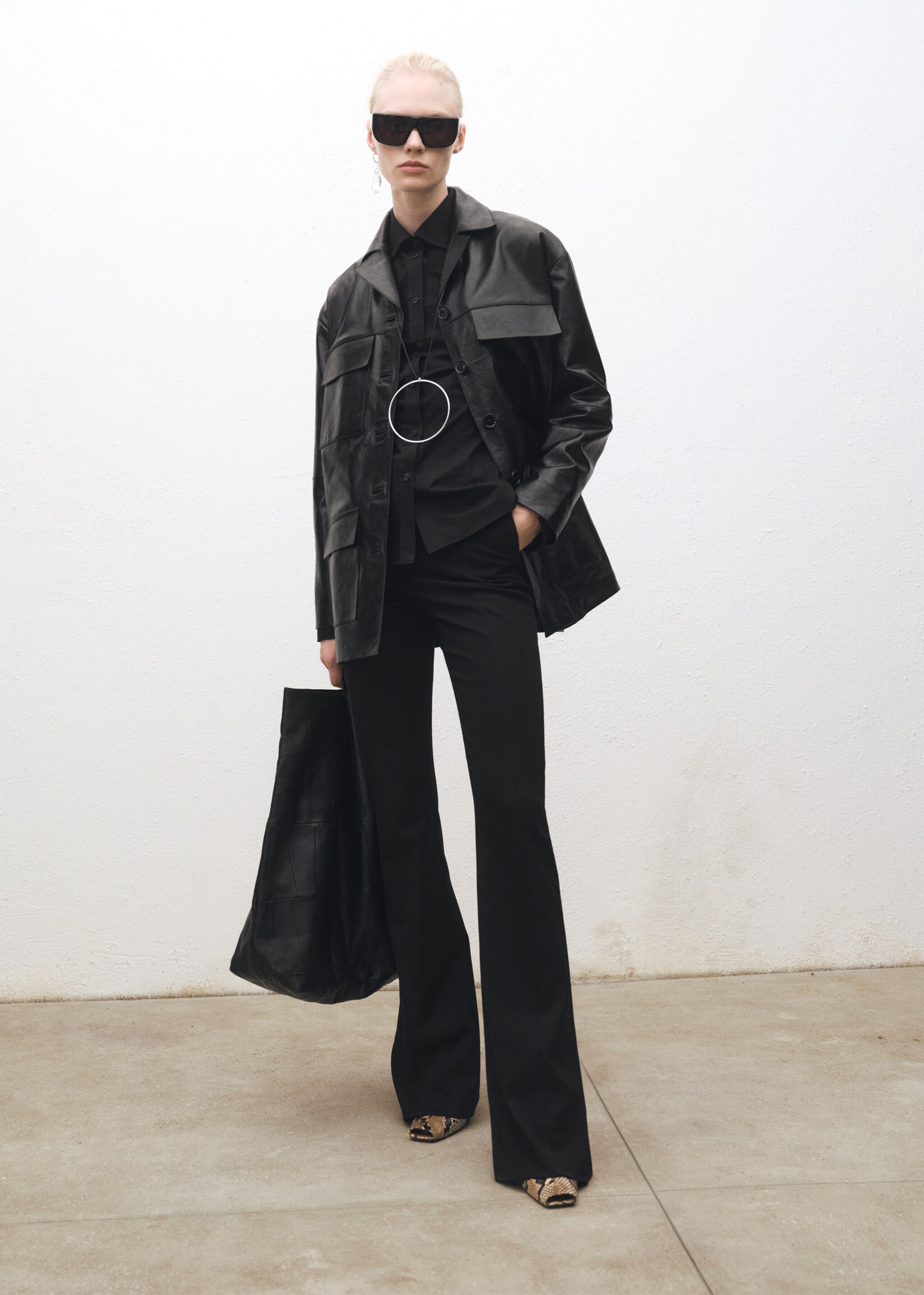 Flared suit trousers with openings - General plane