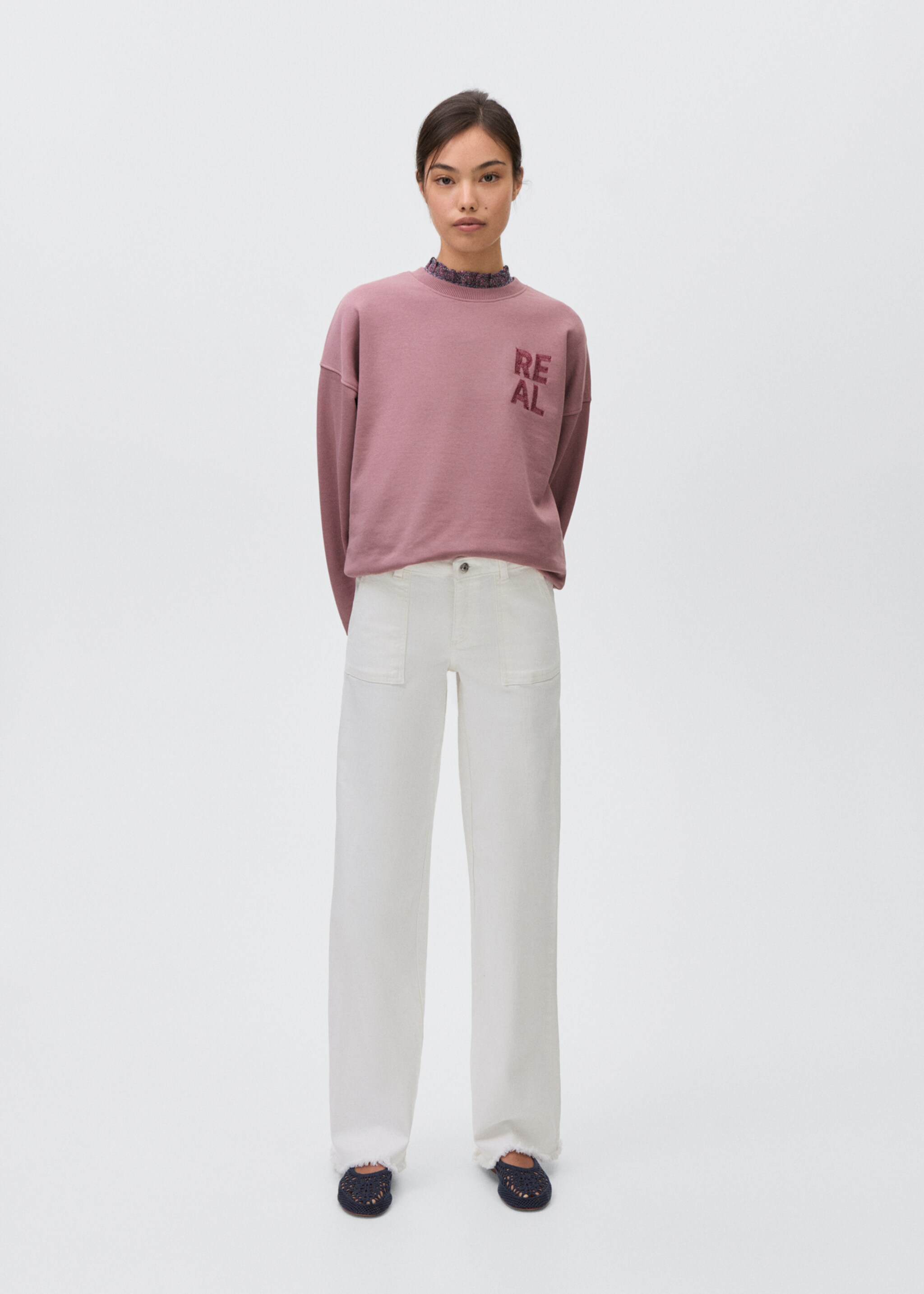 Sudadera mensaje bordado - Plano general