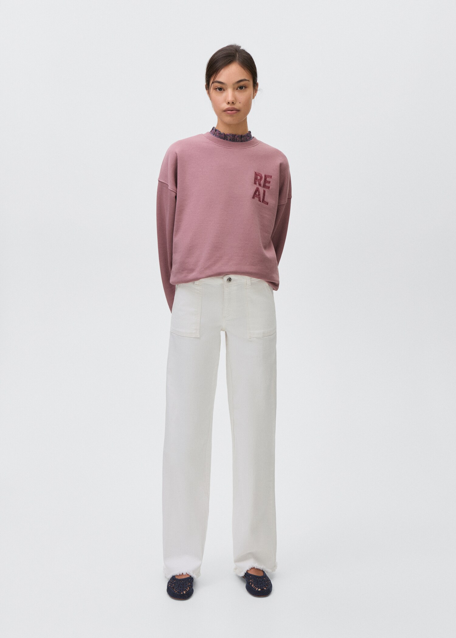 Sudadera mensaje bordado - Plano general