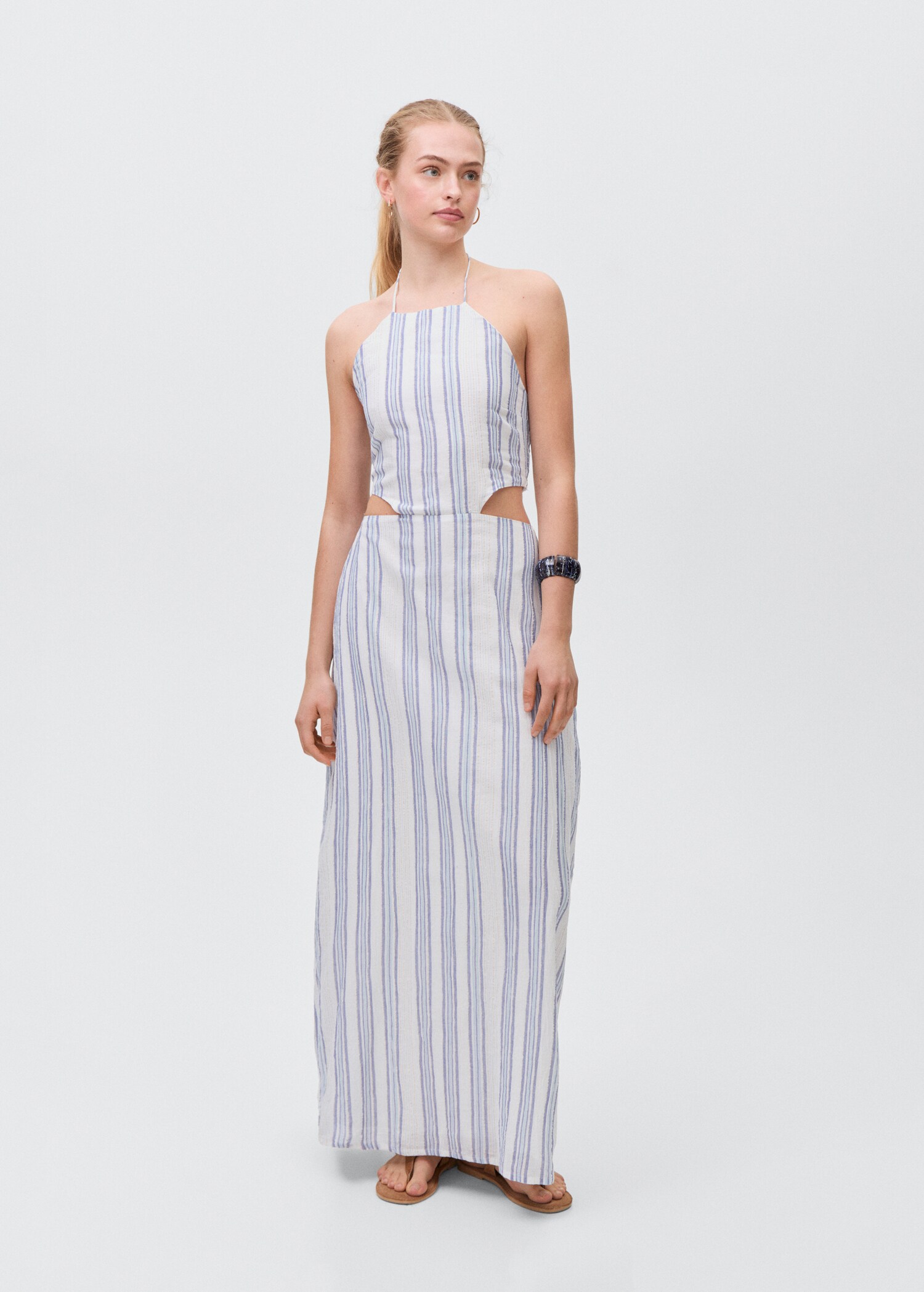 Halter dress with side slits - General plane