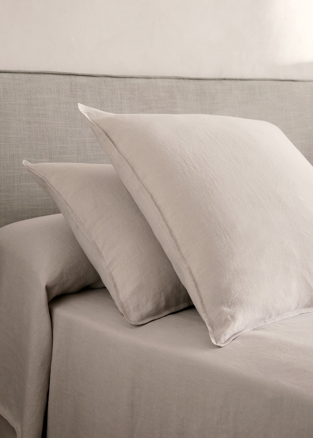 Two washed linen pillowcases 50x75 cm