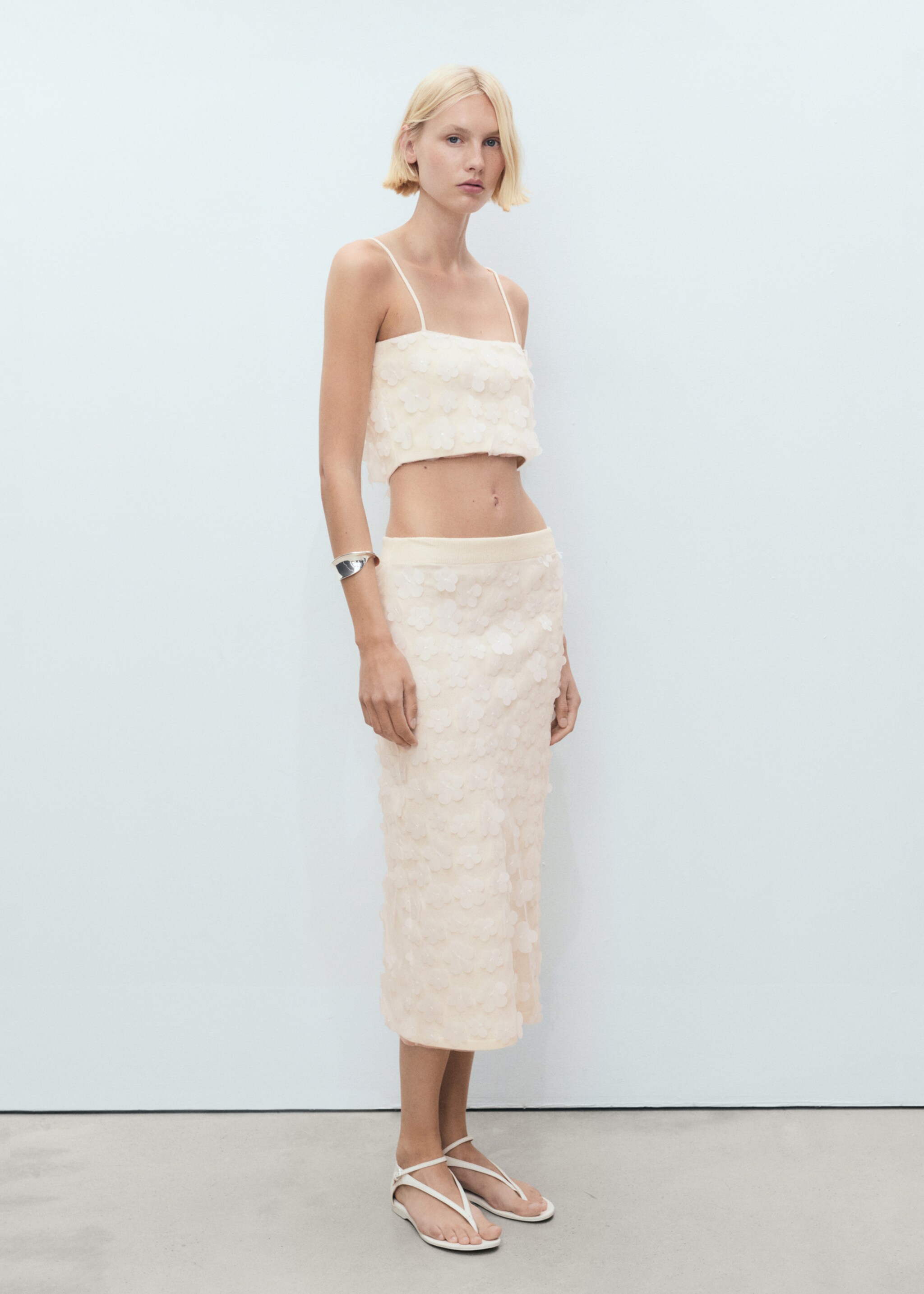 Midi-skirt with embossed flowers - General plane, White. Ref: 87088648-00.