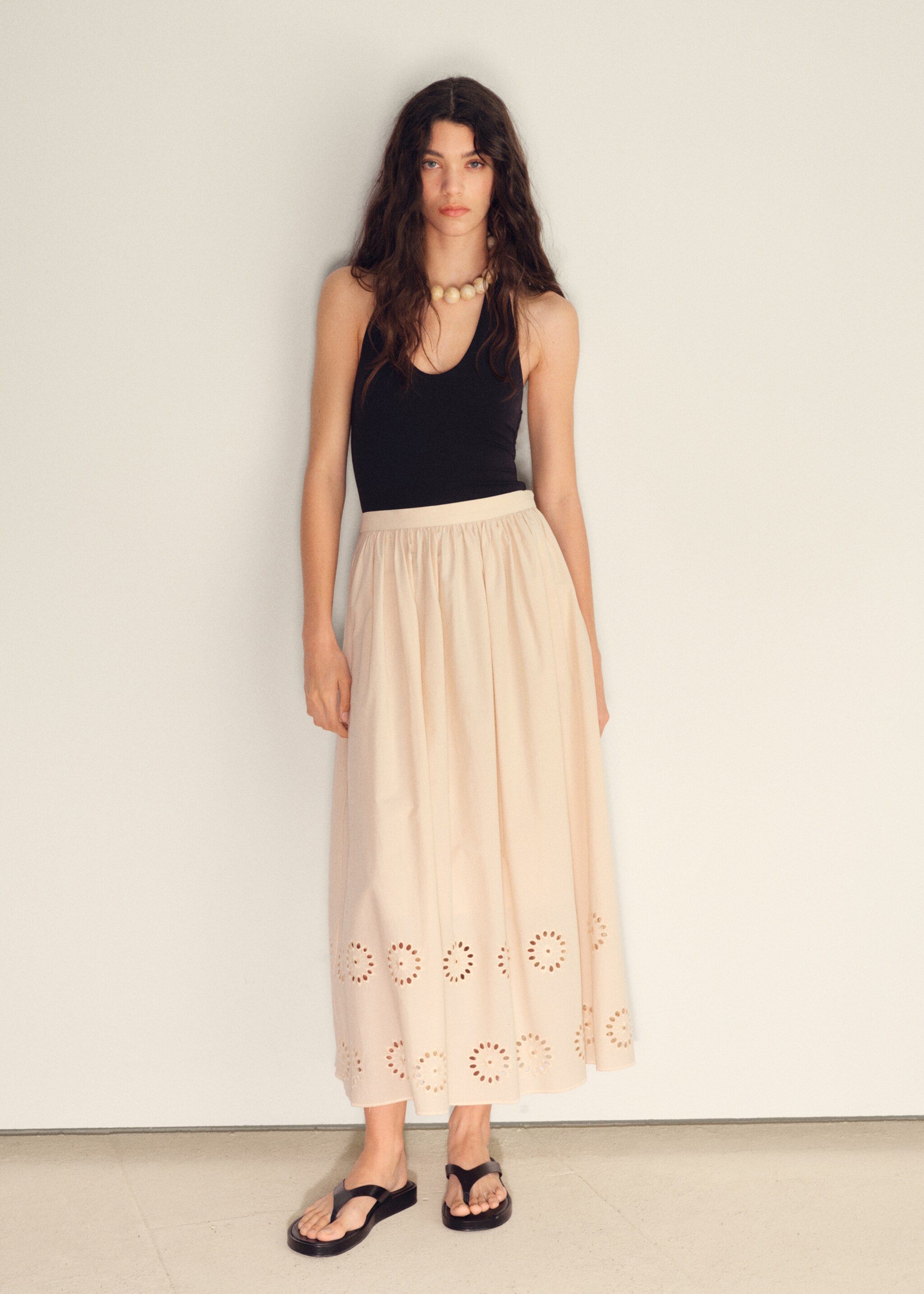 Cotton skirt with embroidered hem - General plane