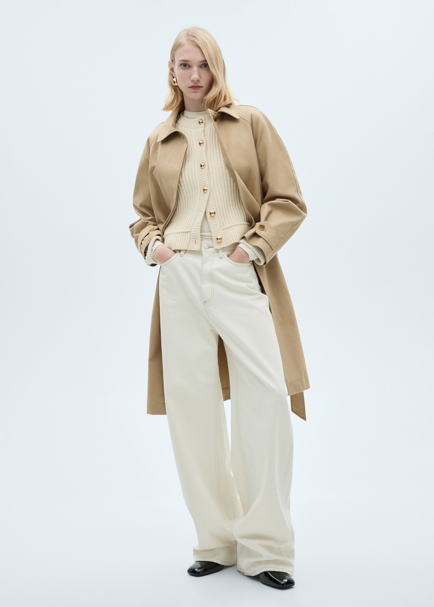 Knitted cardigan with jewel button - General plane