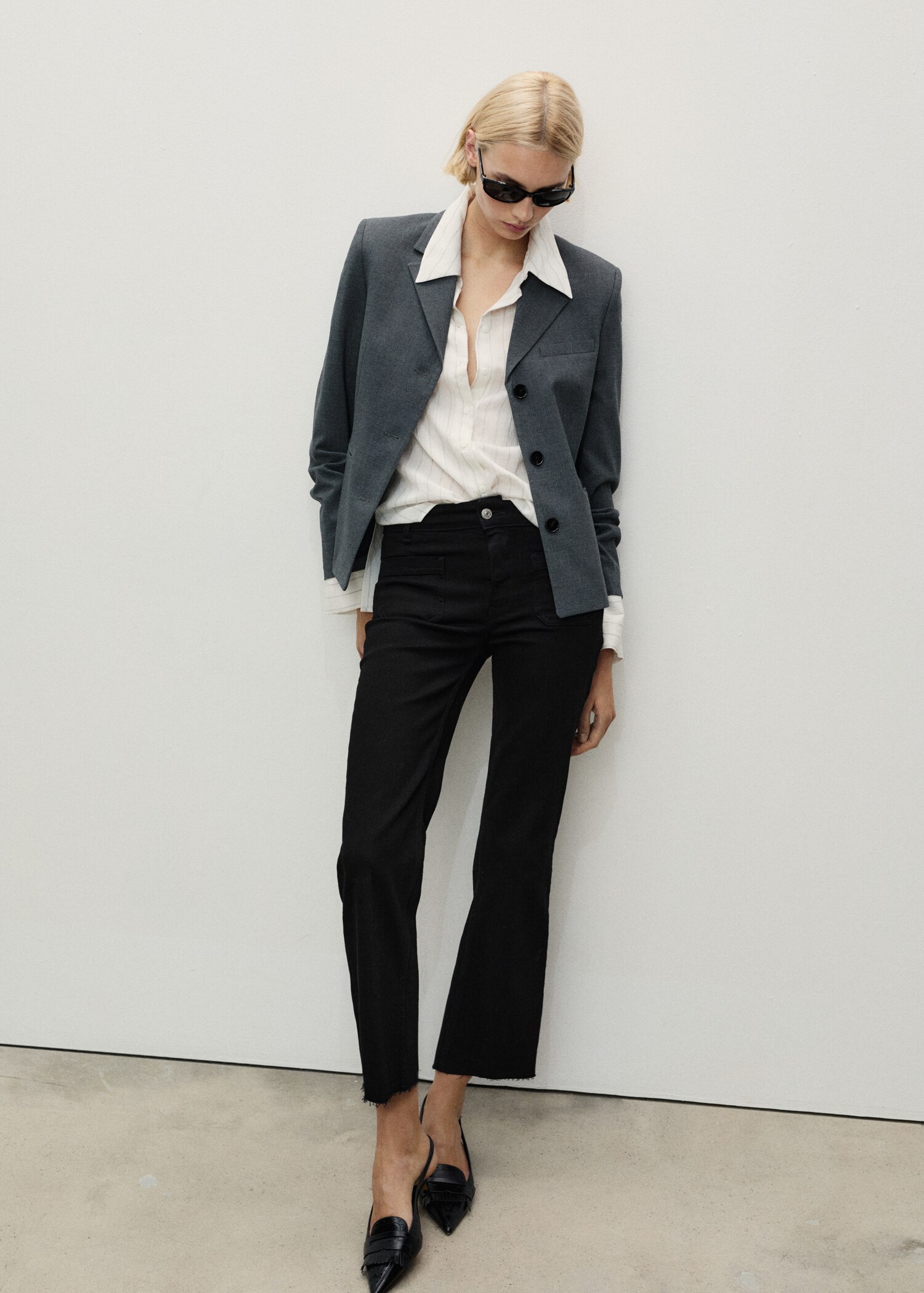 Jeans flare crop bolsillos - Plano general