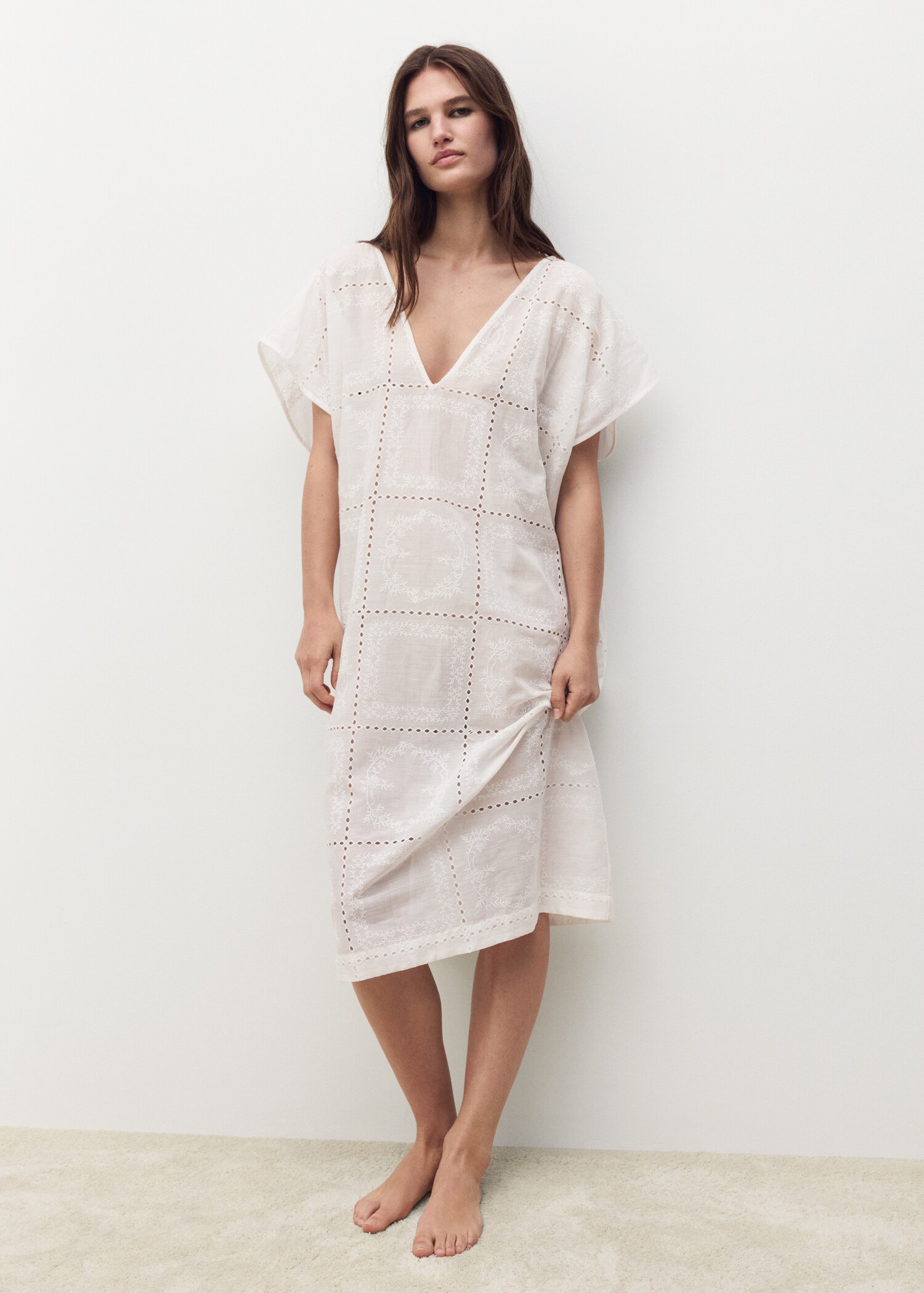 Caftan 100 % ramie brodé - Plan général