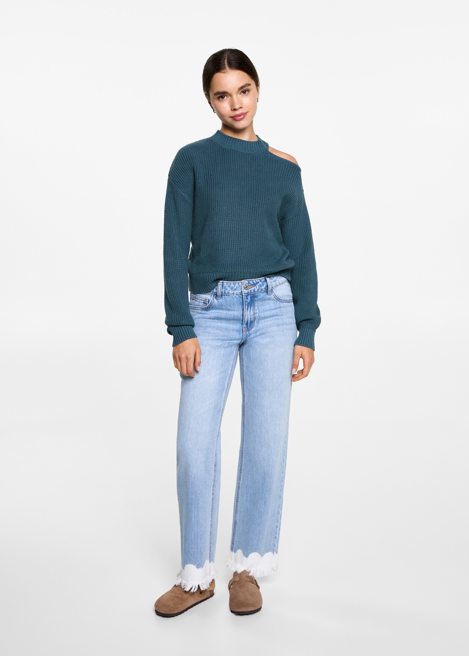 Asymmetrical sweater with shoulder opening - General plane