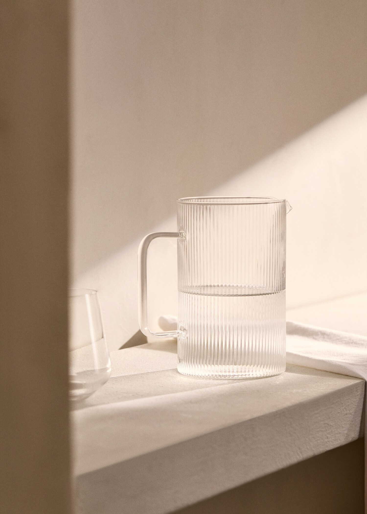 Borosilicate jar with lines detail - General plane