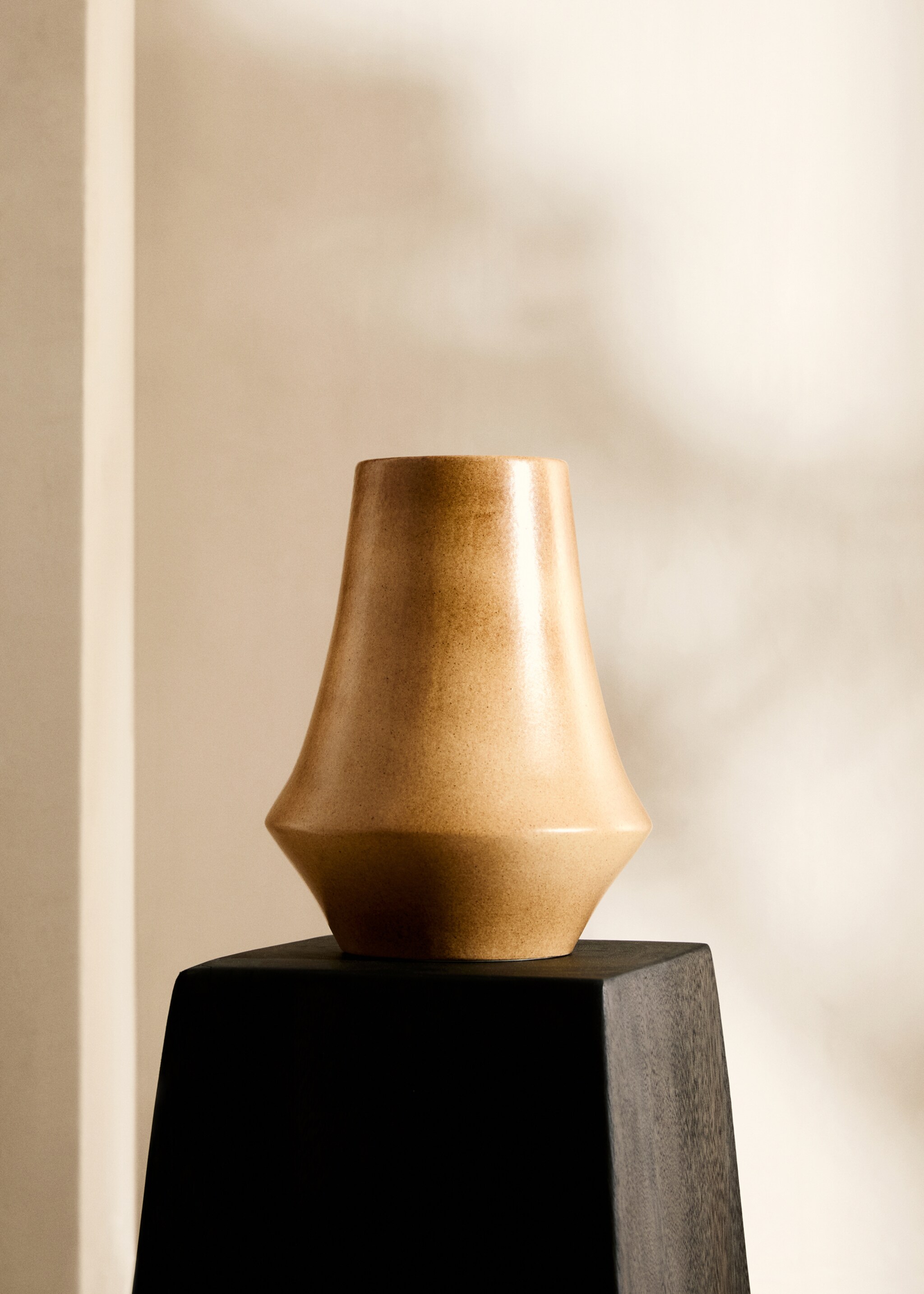 Medium totem vase - General plane