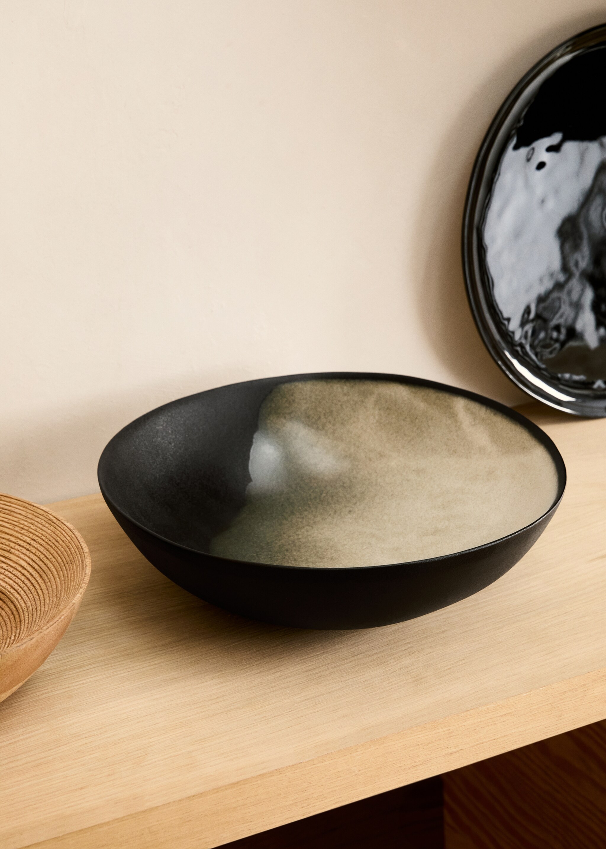 Two-tone stoneware bowl - General plane