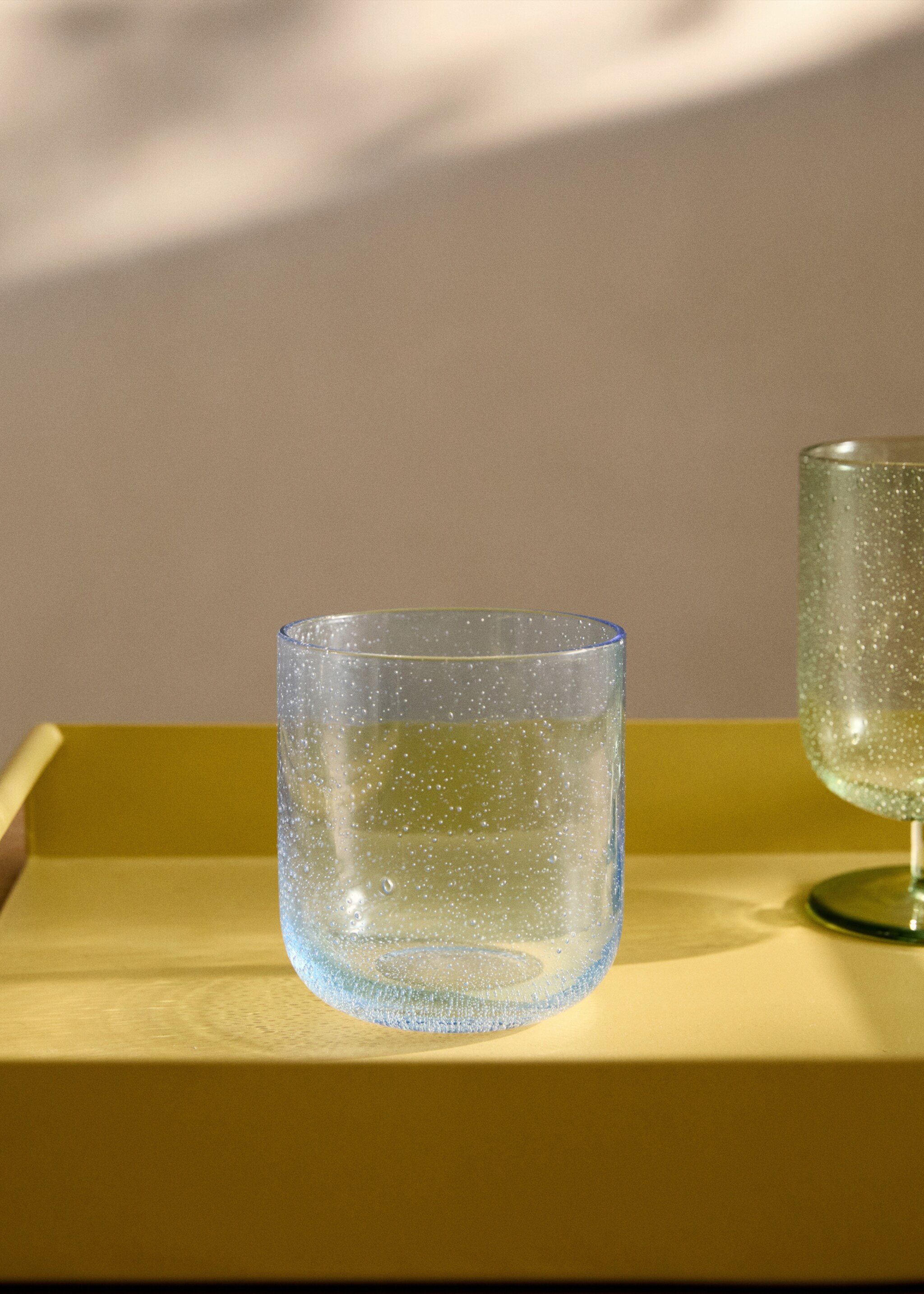 Vaso vidrio burbujas - Plano general
