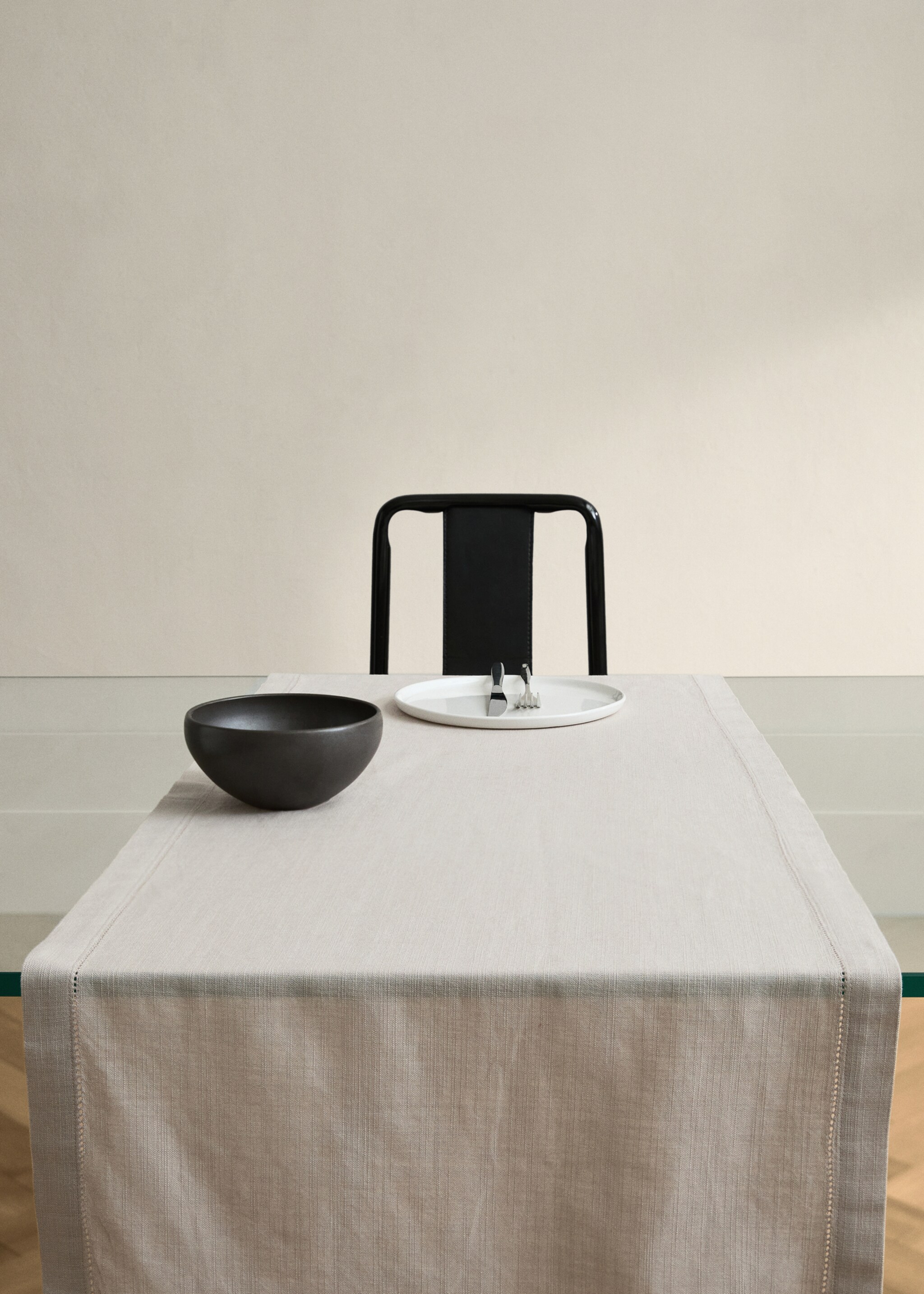 Cotton table runner with hemstitch detail - General plane