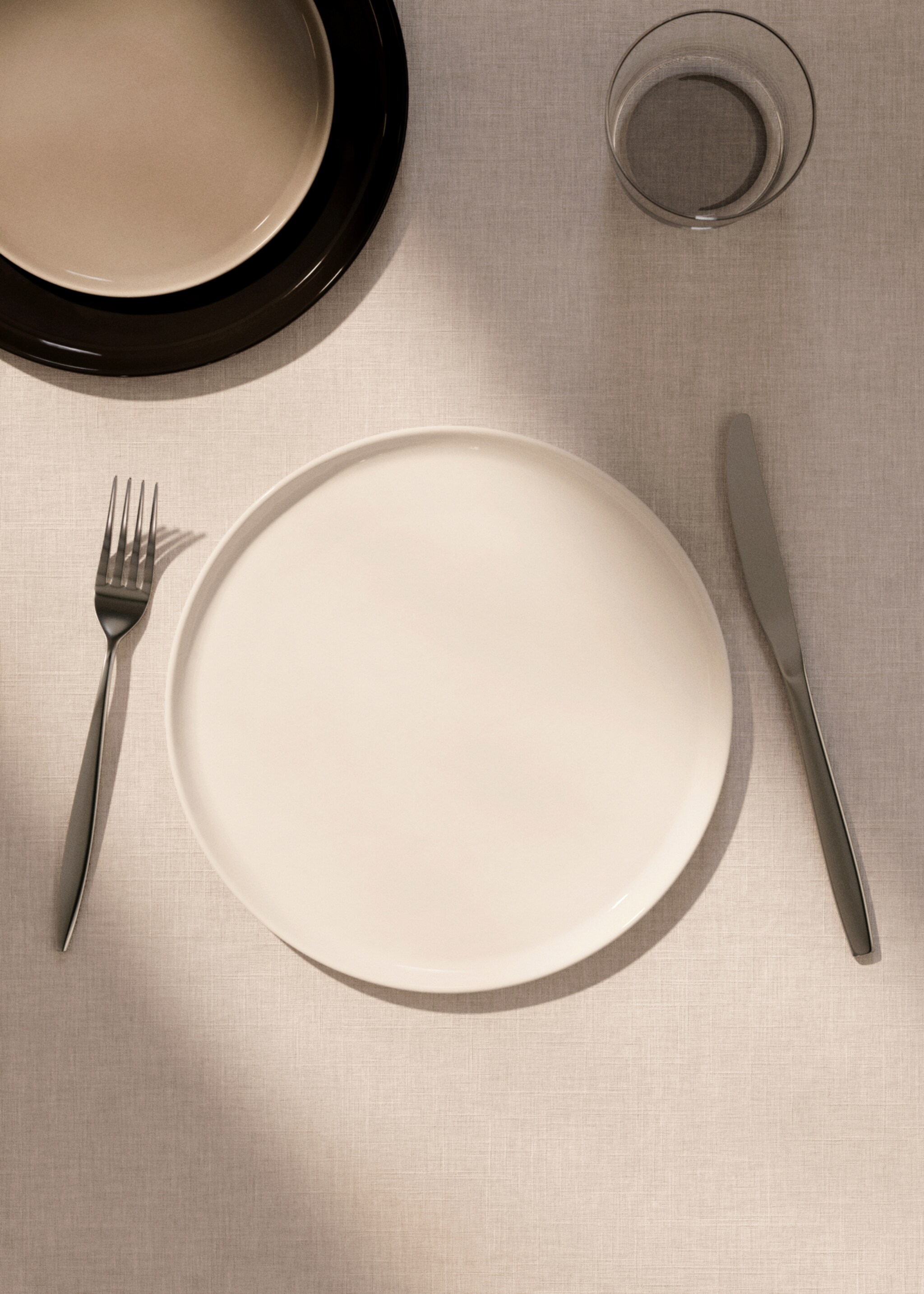 Dinerbord van dun steengoed - Overzichtstekening