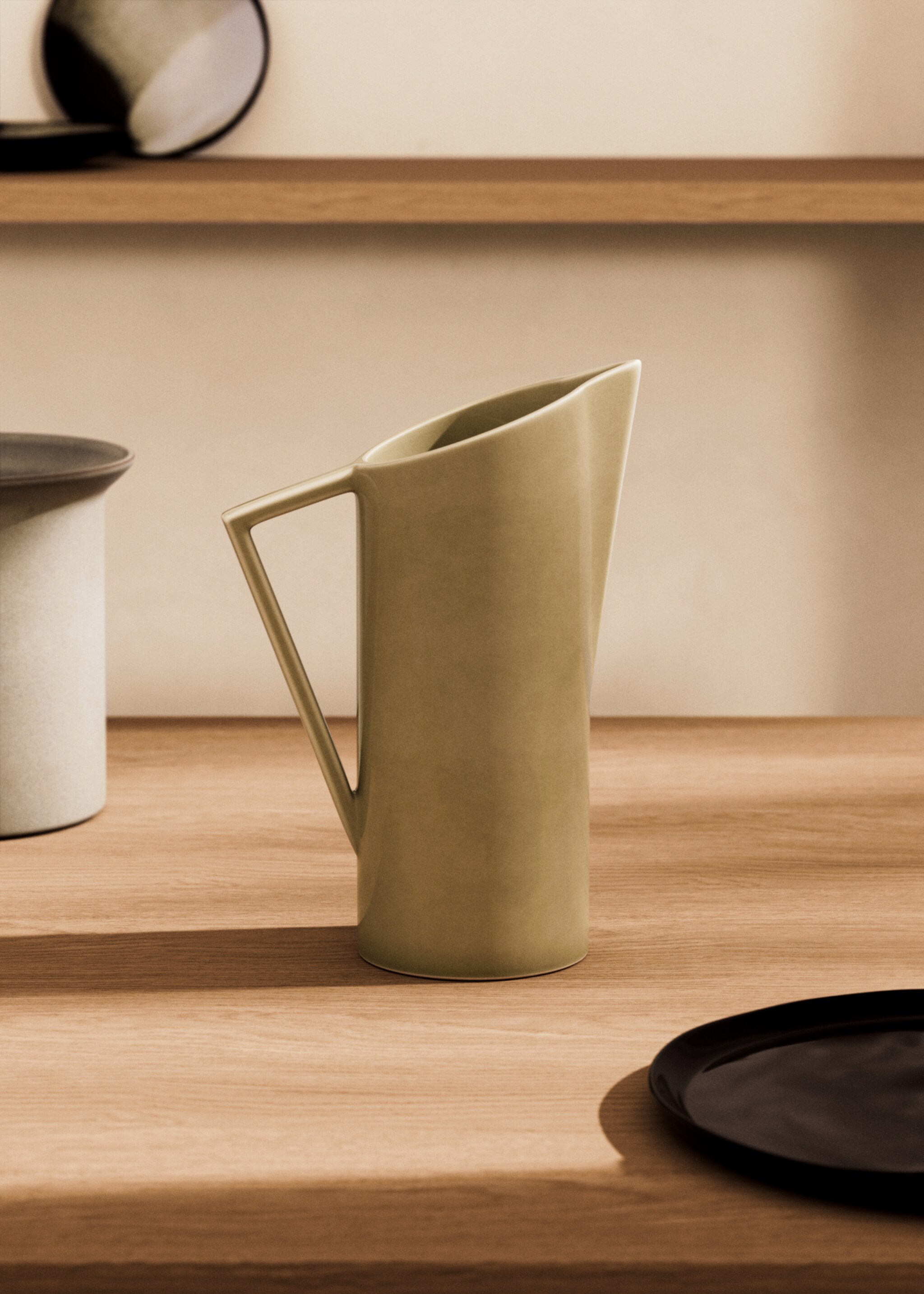 Earthenware jug with handle - General plane