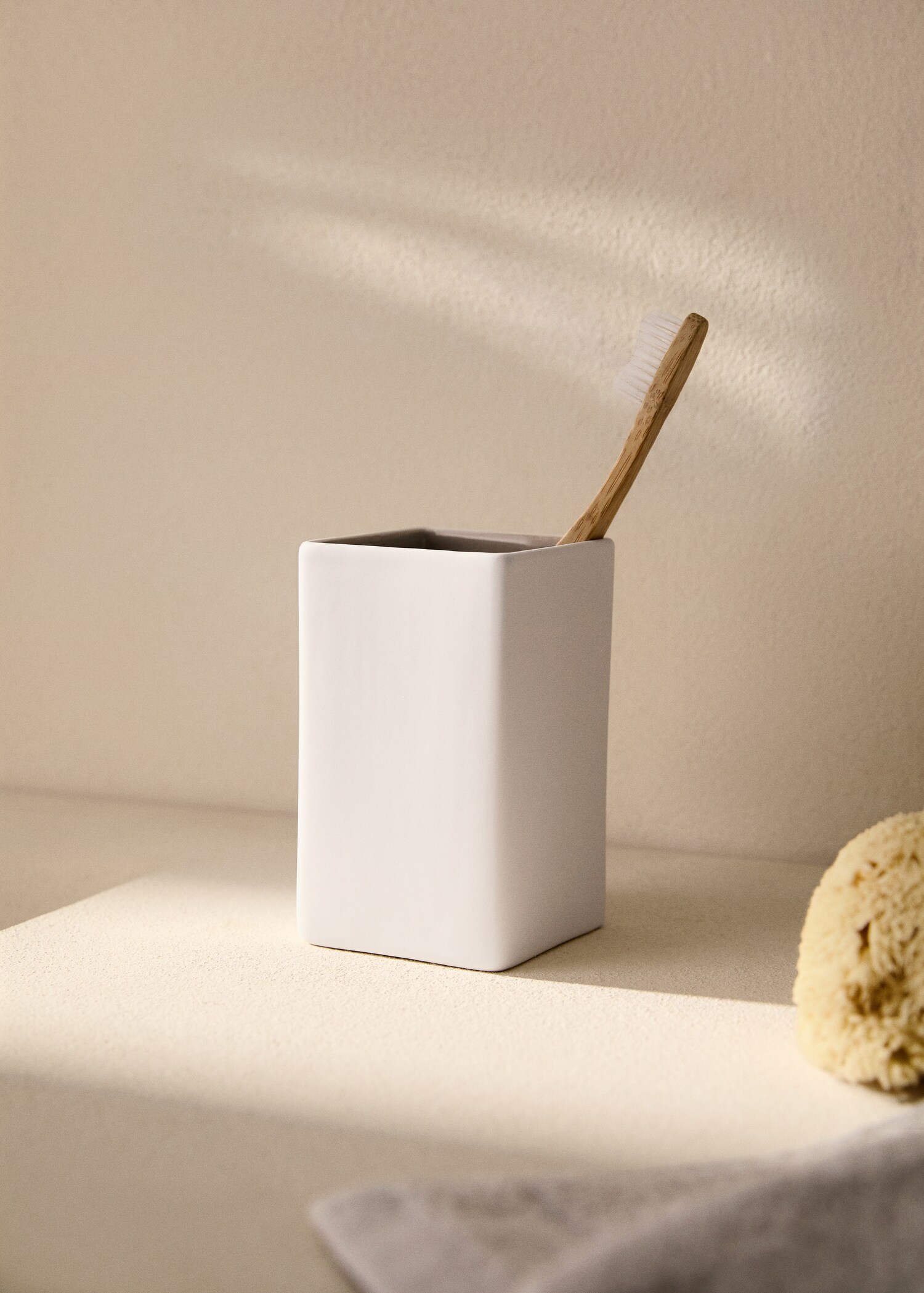 Two-tone earthenware bath tumbler - General plane