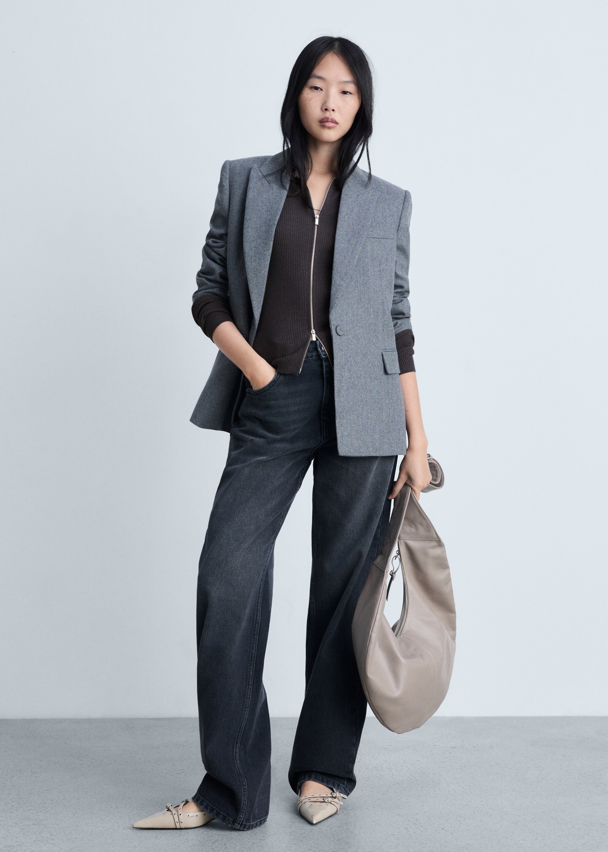 Zipped knit cardigan - General plane