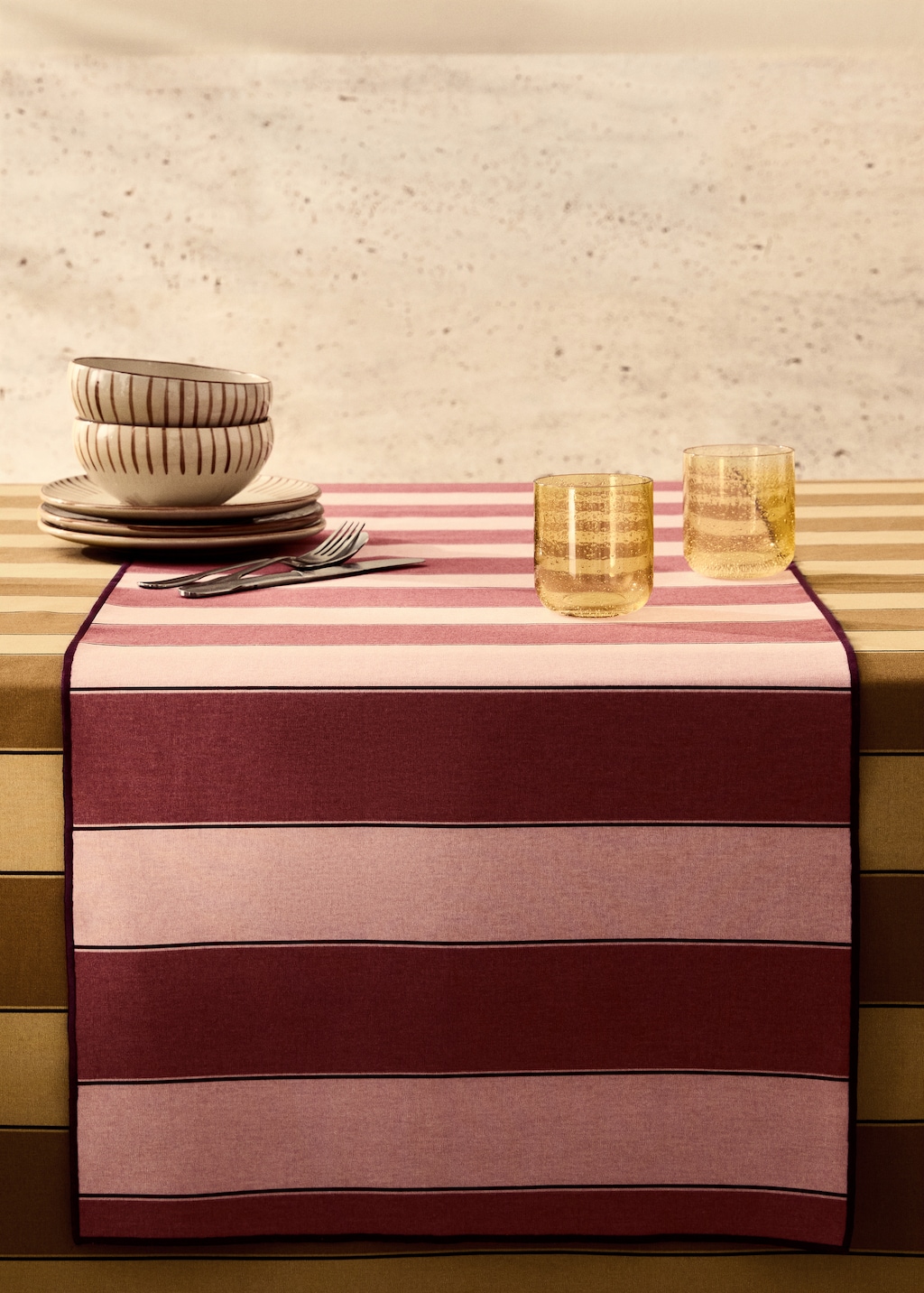 MANGO stripe-print table runner