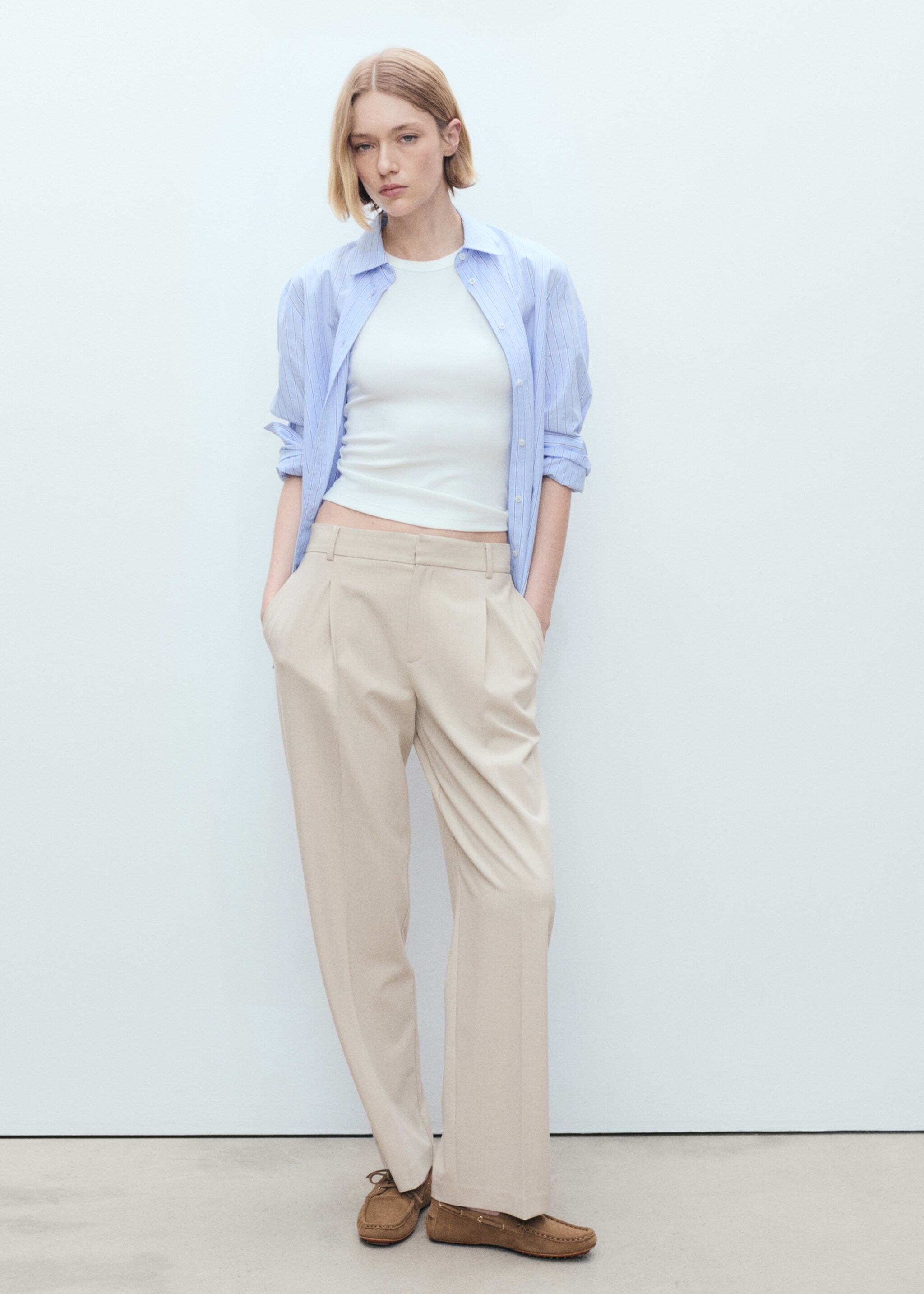 Straight-fit pleated trousers - General plane