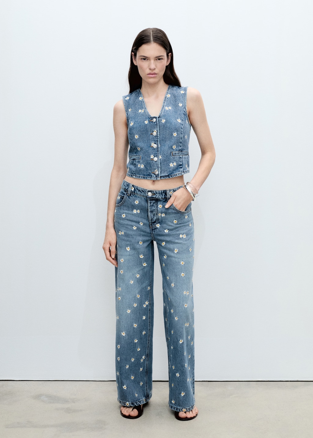 Flower-embroidered cropped vest - image 2