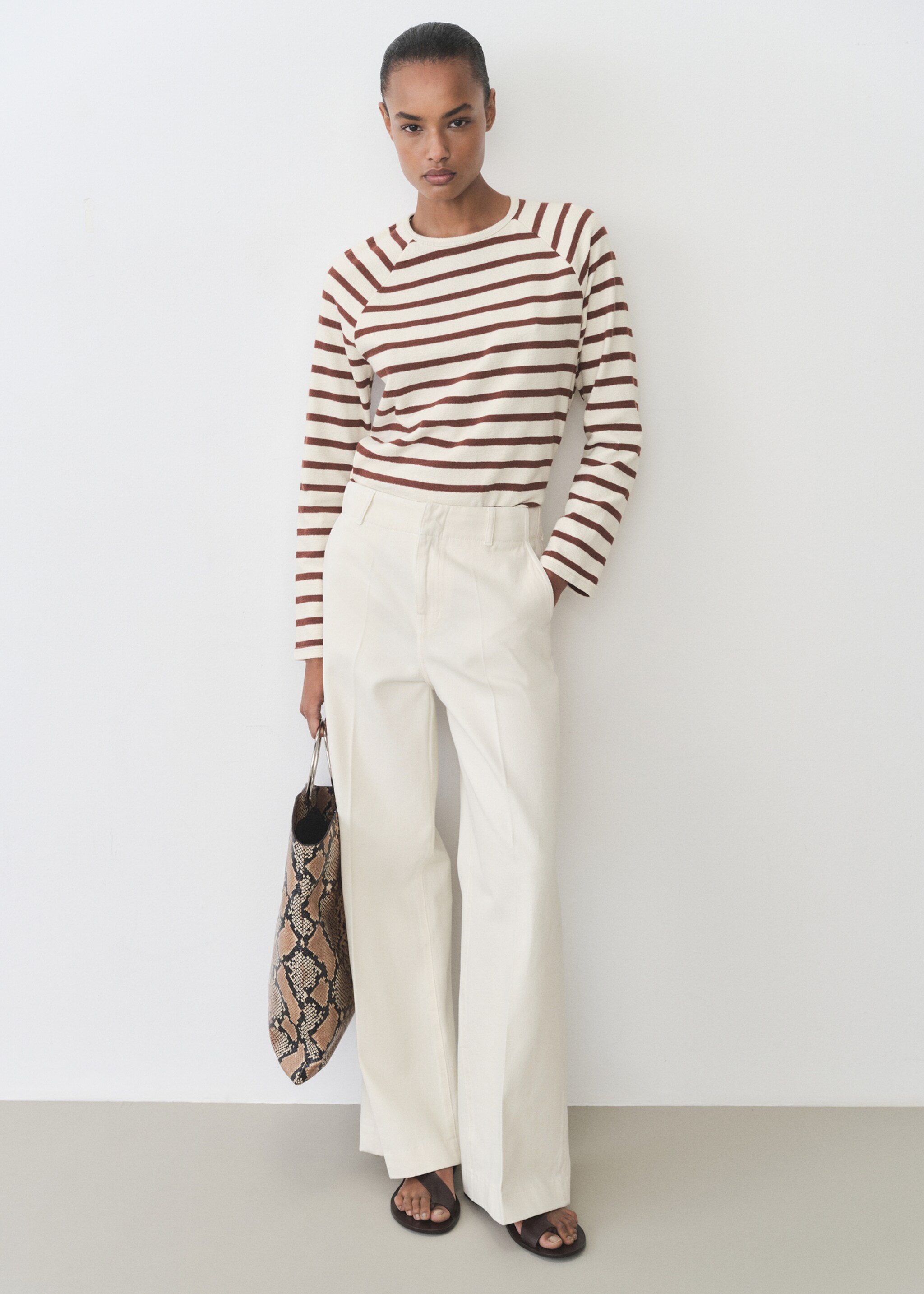 Striped round-neck sweatshirt - General plane