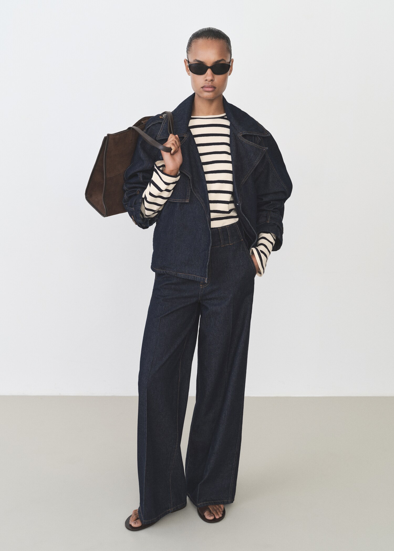 Striped round-neck sweatshirt - General plane