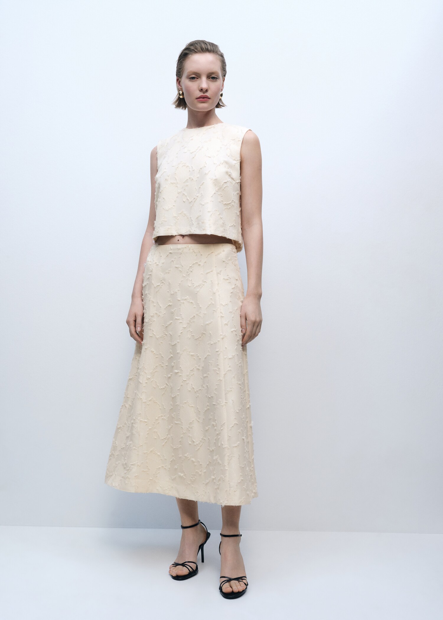 Textured flared skirt - General plane