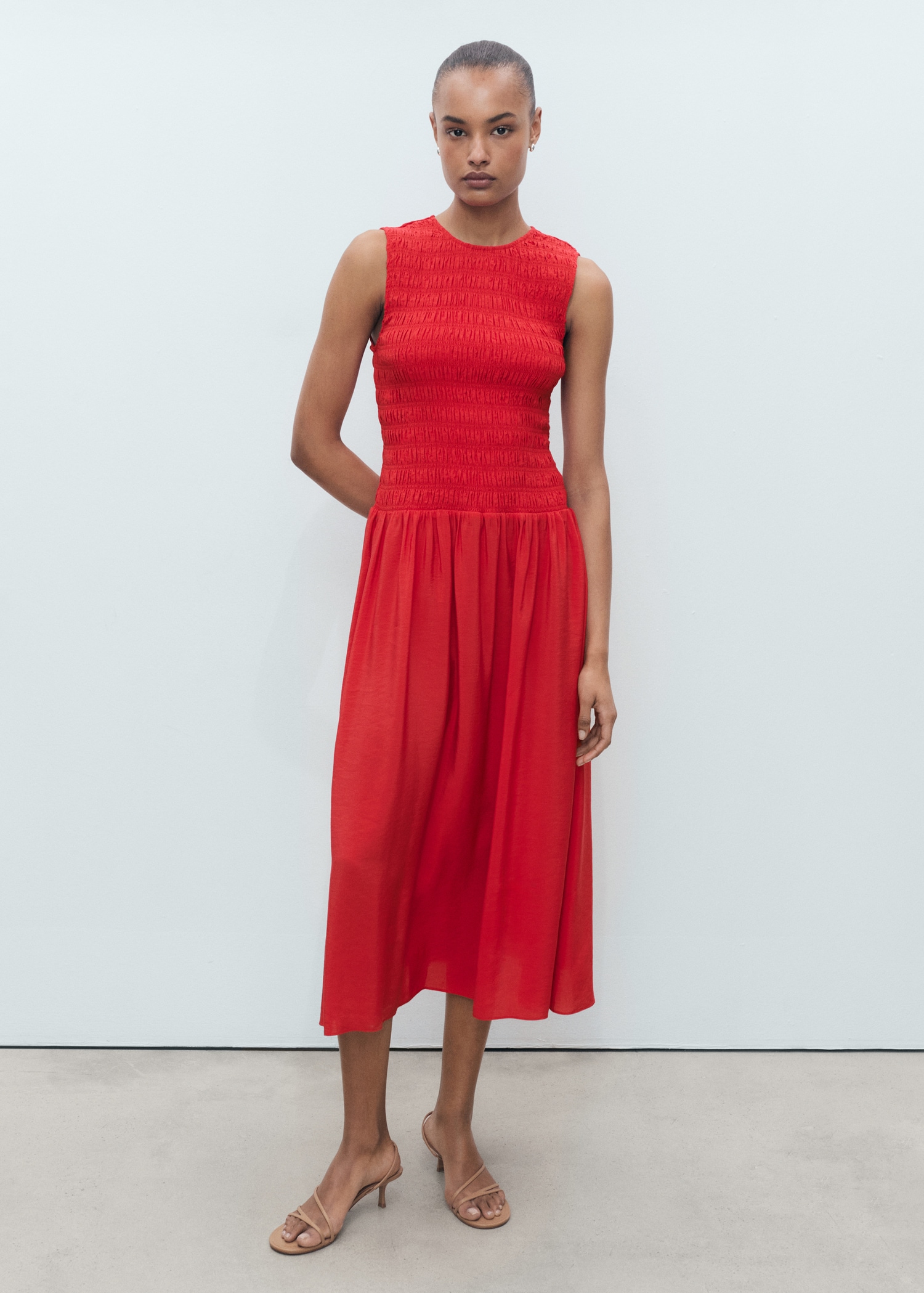 Flared dress with gathered body - General plane