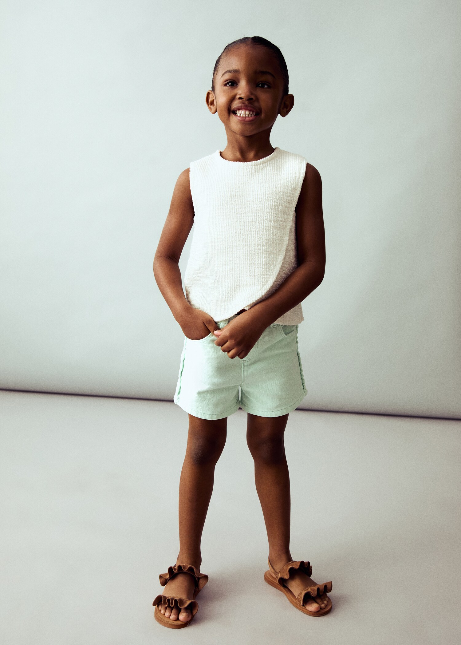 Shorts denim detalle laterald - Plano general