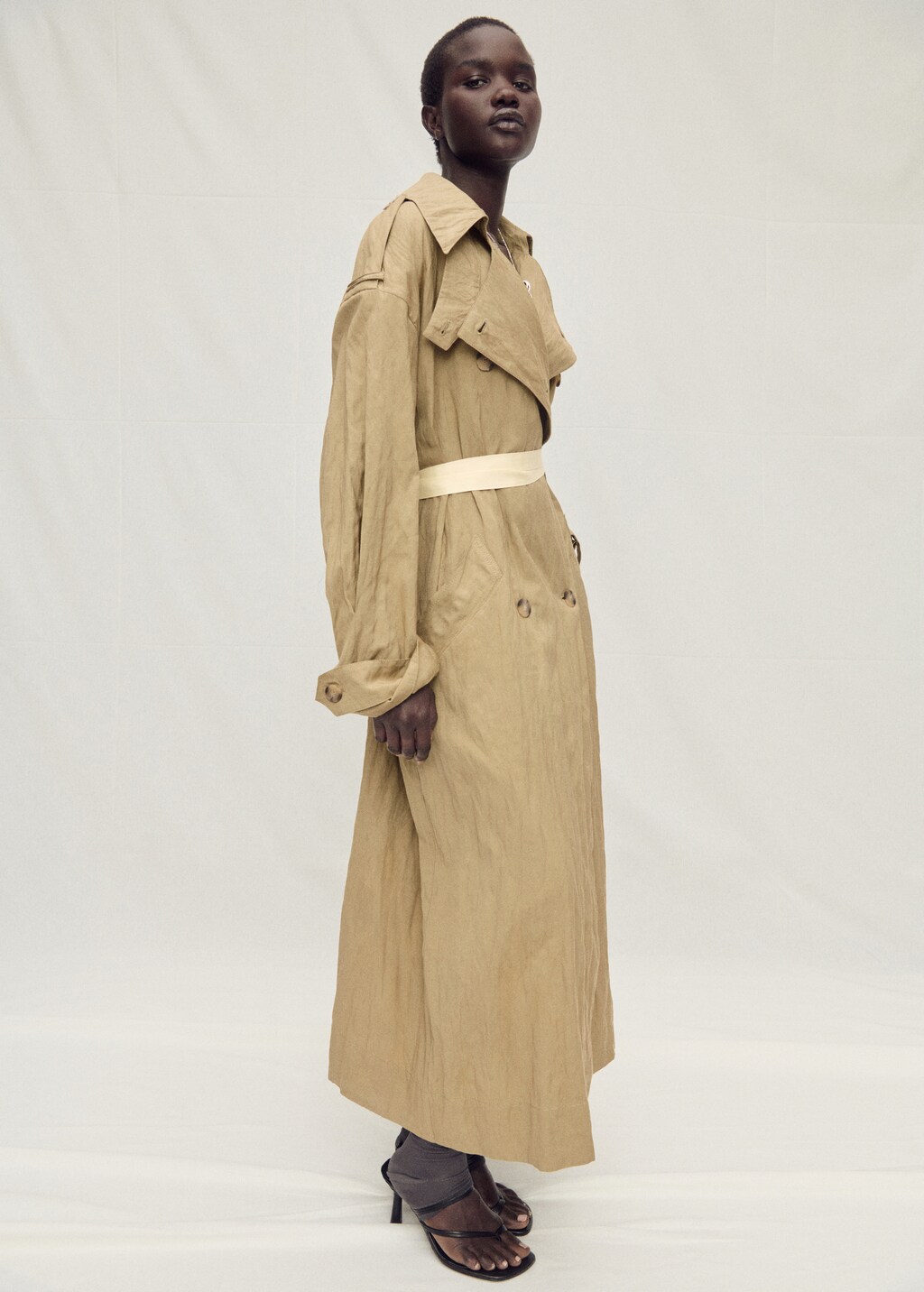 Oversized wrinkled-effect trench coat - Women | MANGO USA Oversized wrinkled-effect trench coat - Women | MANGO USA