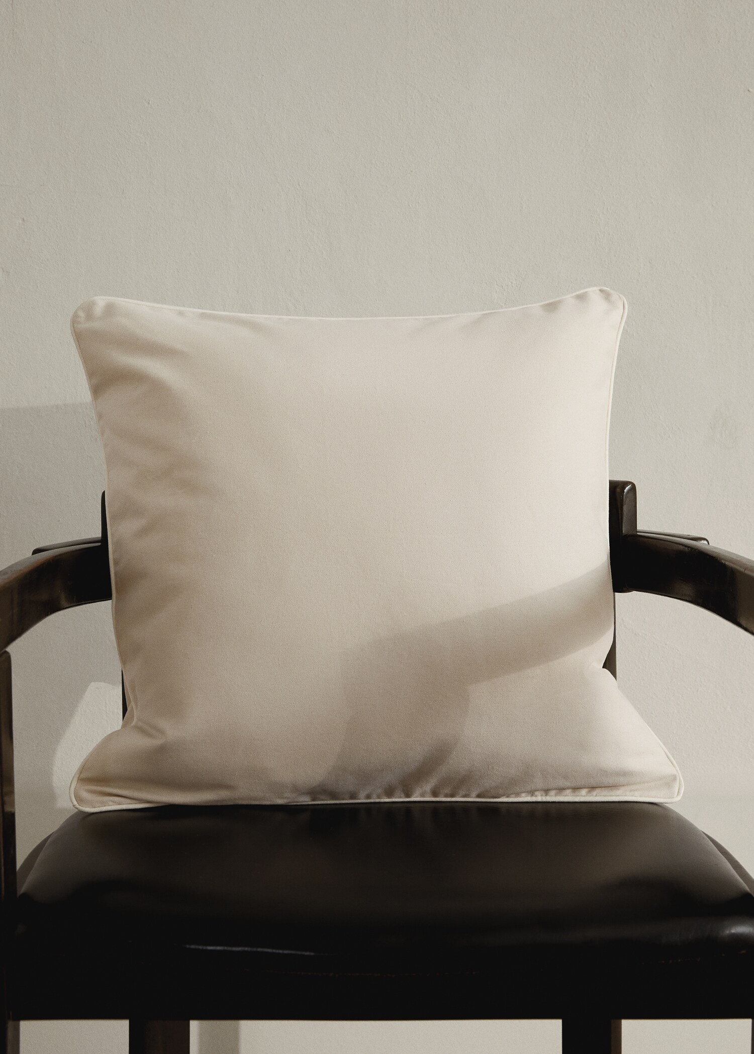 Waterproof cushion cover with trim 50x50 cm - General plane