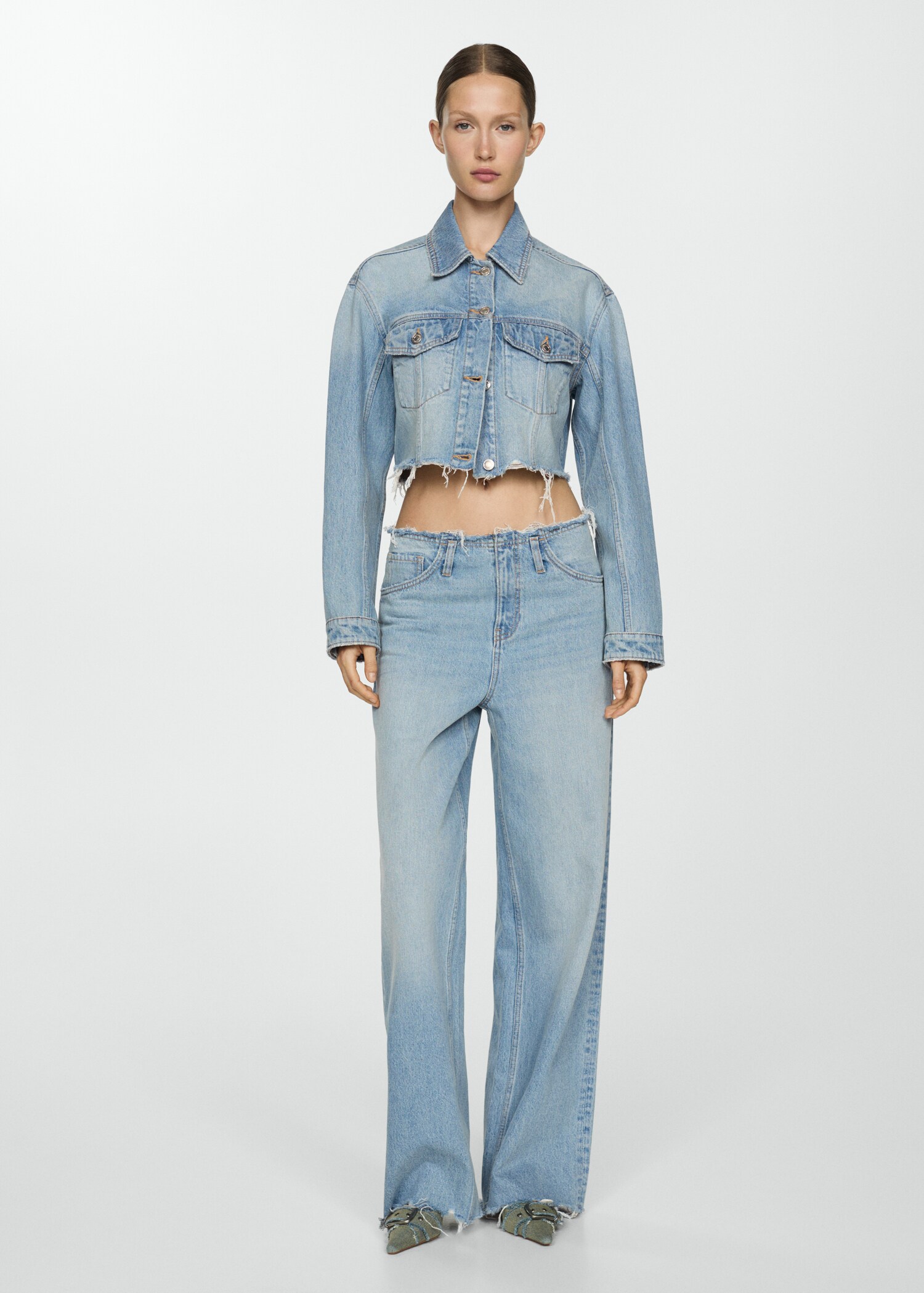 Denim jacket with frayed hem - General plane