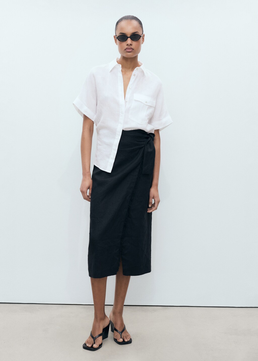 Pocket linen shirt - image 2