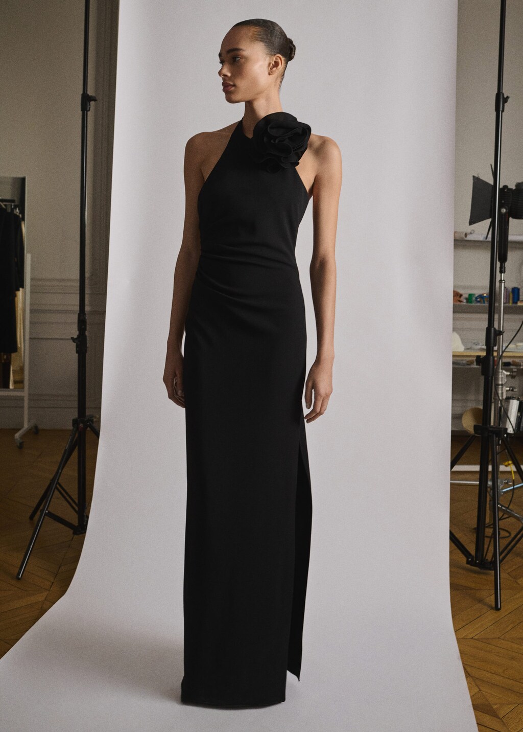 Draped halter-neck dress with flower motif black – Woman – 2 – MANGO