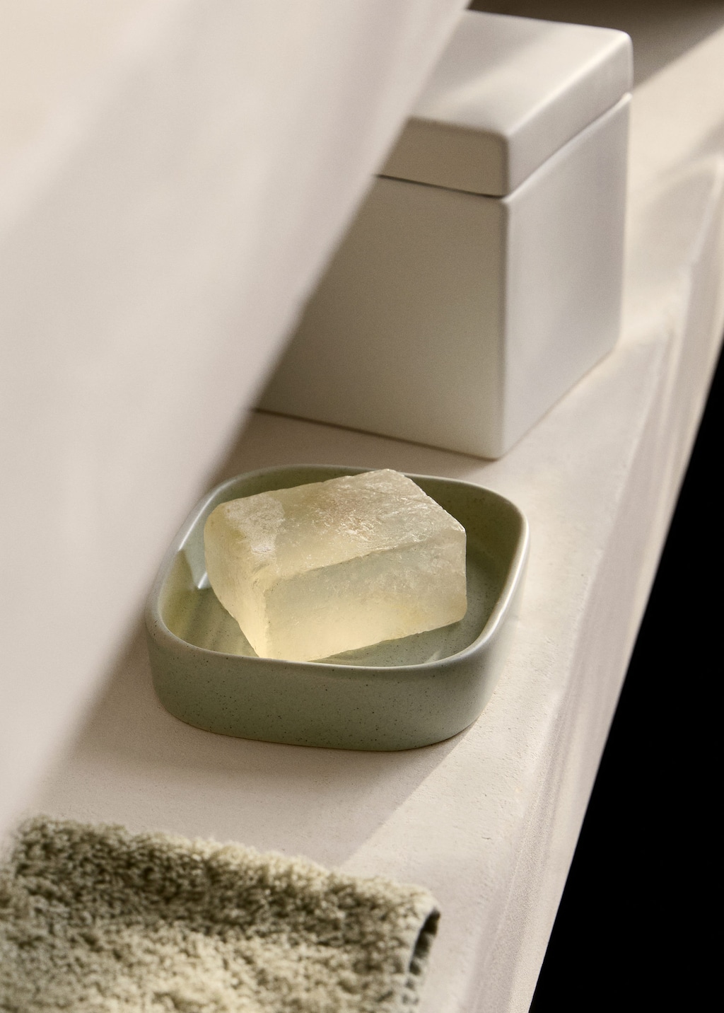 Striped stoneware soap dish grey - Home - One size - MANGO HOME