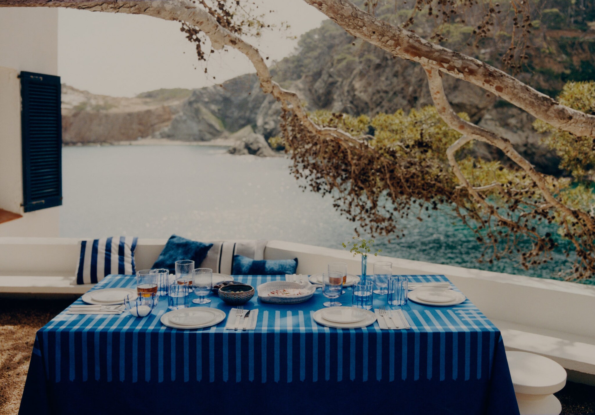 Two-tone striped cotton tablecloth for 6 to 8 diners - Panoramic plane