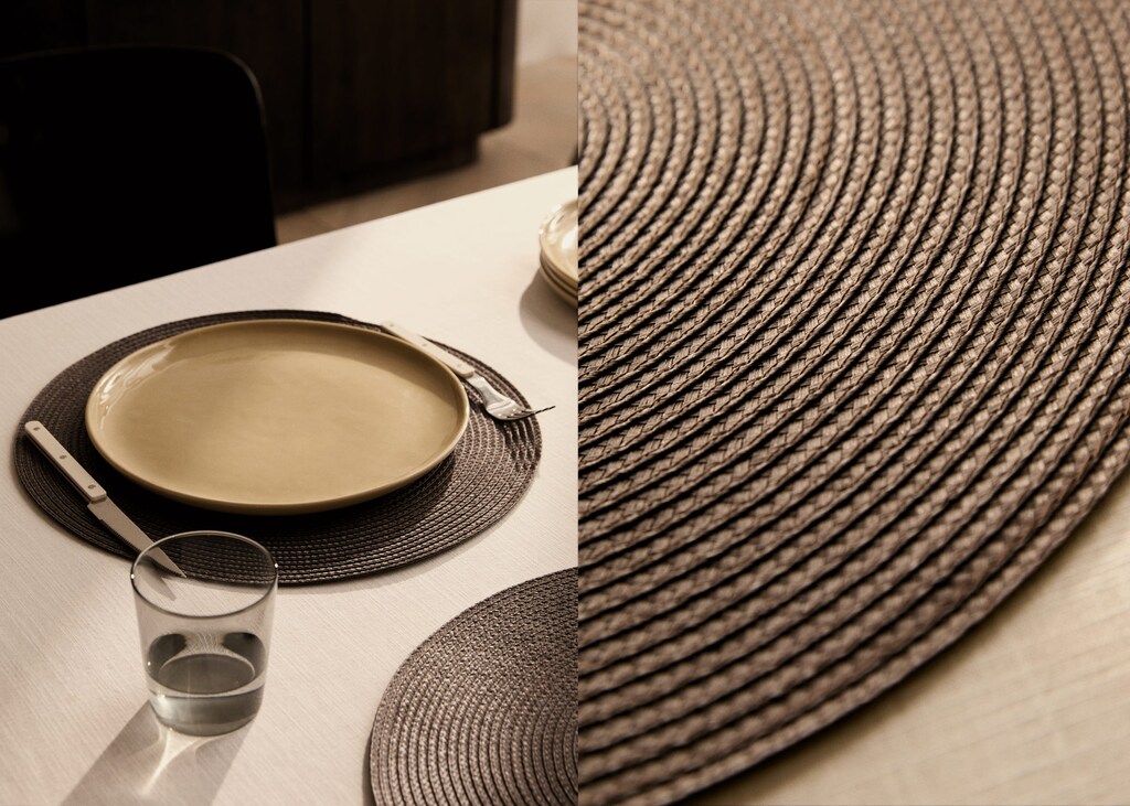 Round embossed textured placemats
