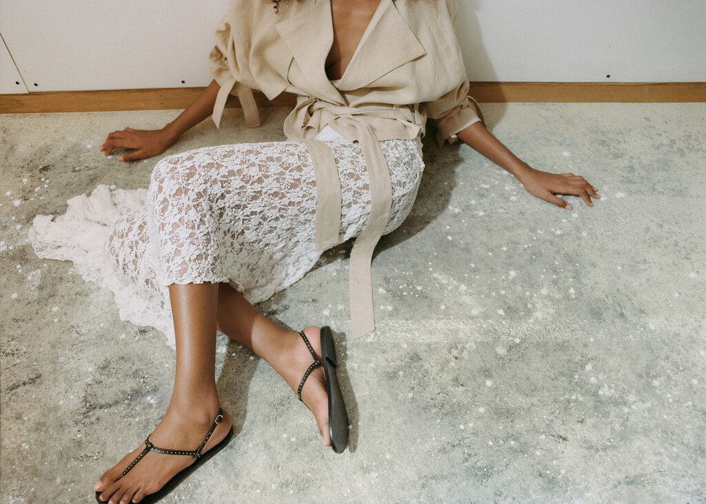 Leather sandals with mini studs