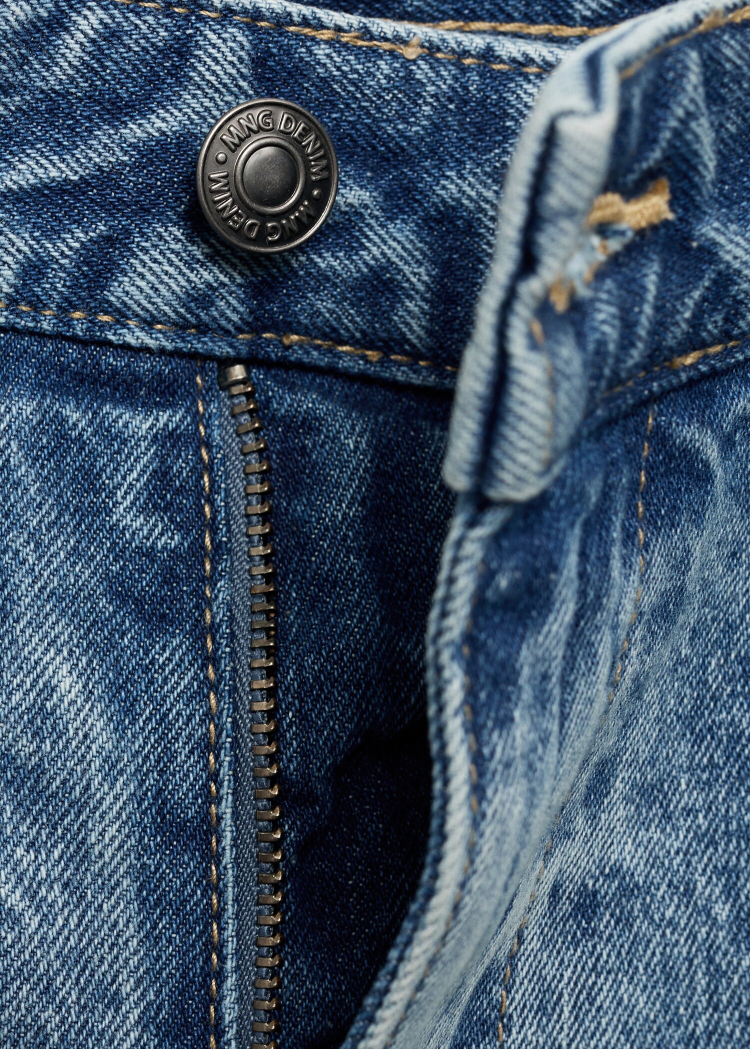Worn effect straight fit jeans - Details of the article 0
