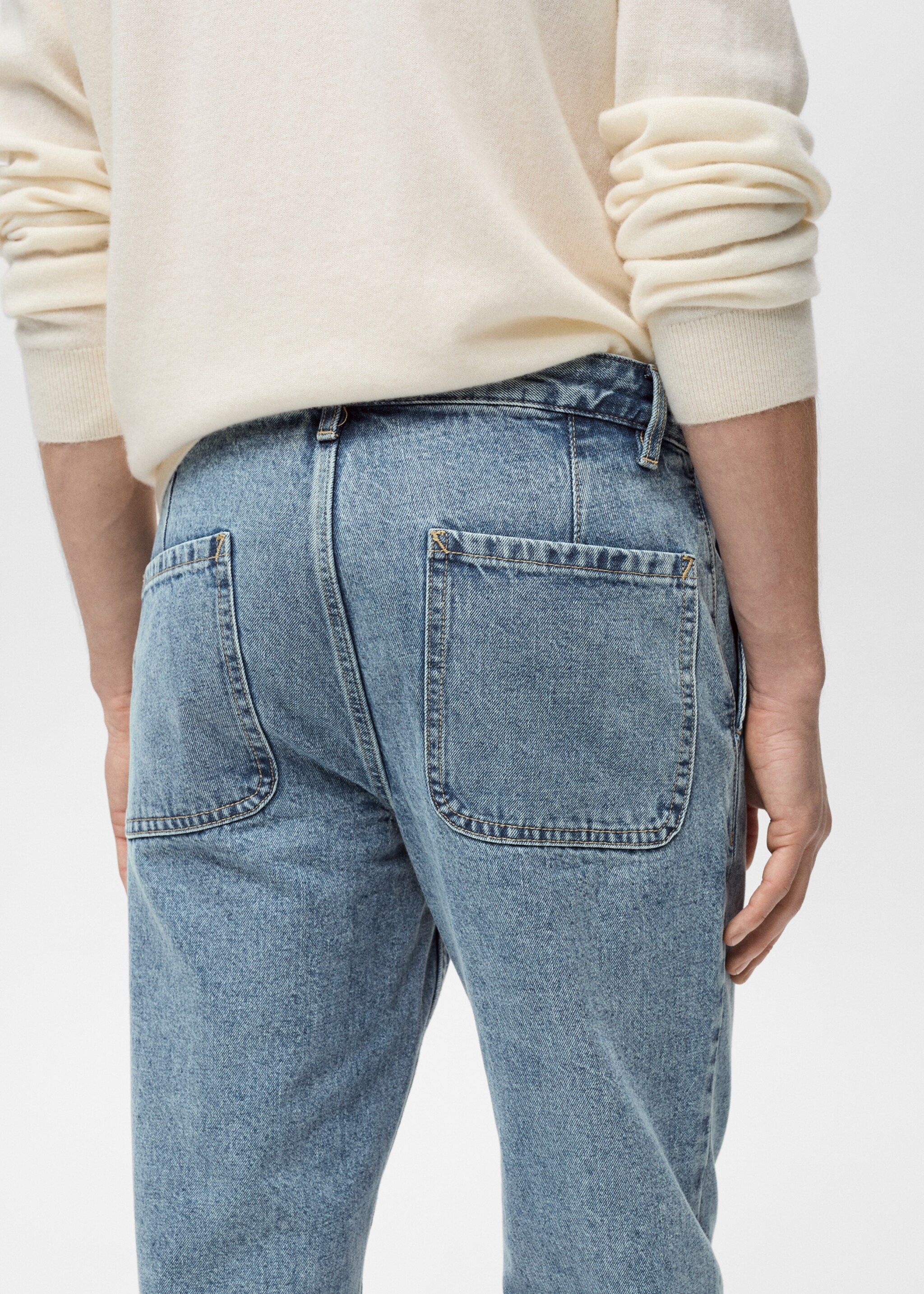 Worn effect straight fit jeans - Details of the article 2