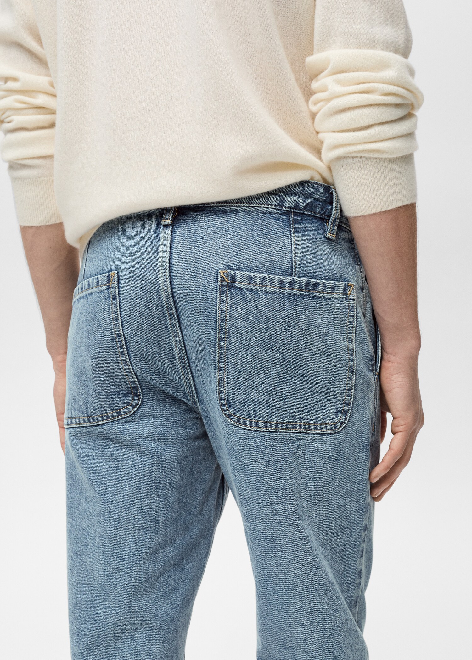 Worn effect straight fit jeans - Details of the article 2