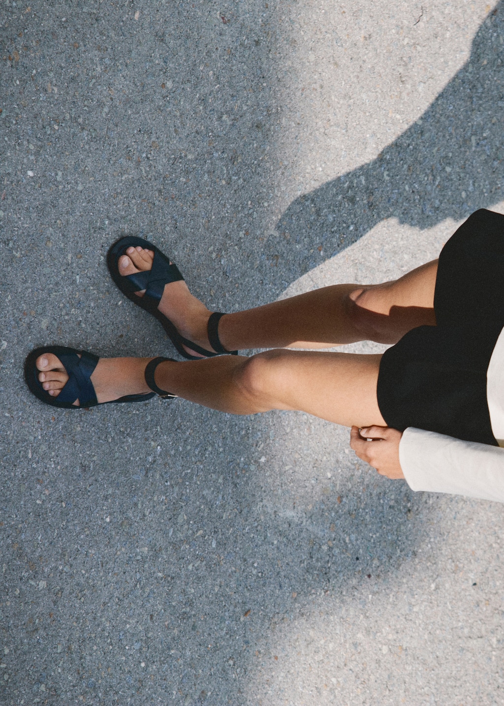 Leather sandals with buckle strap