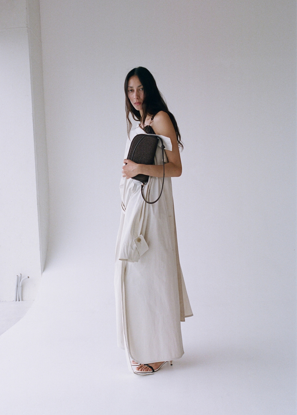 Raffia shoulder bag with flap