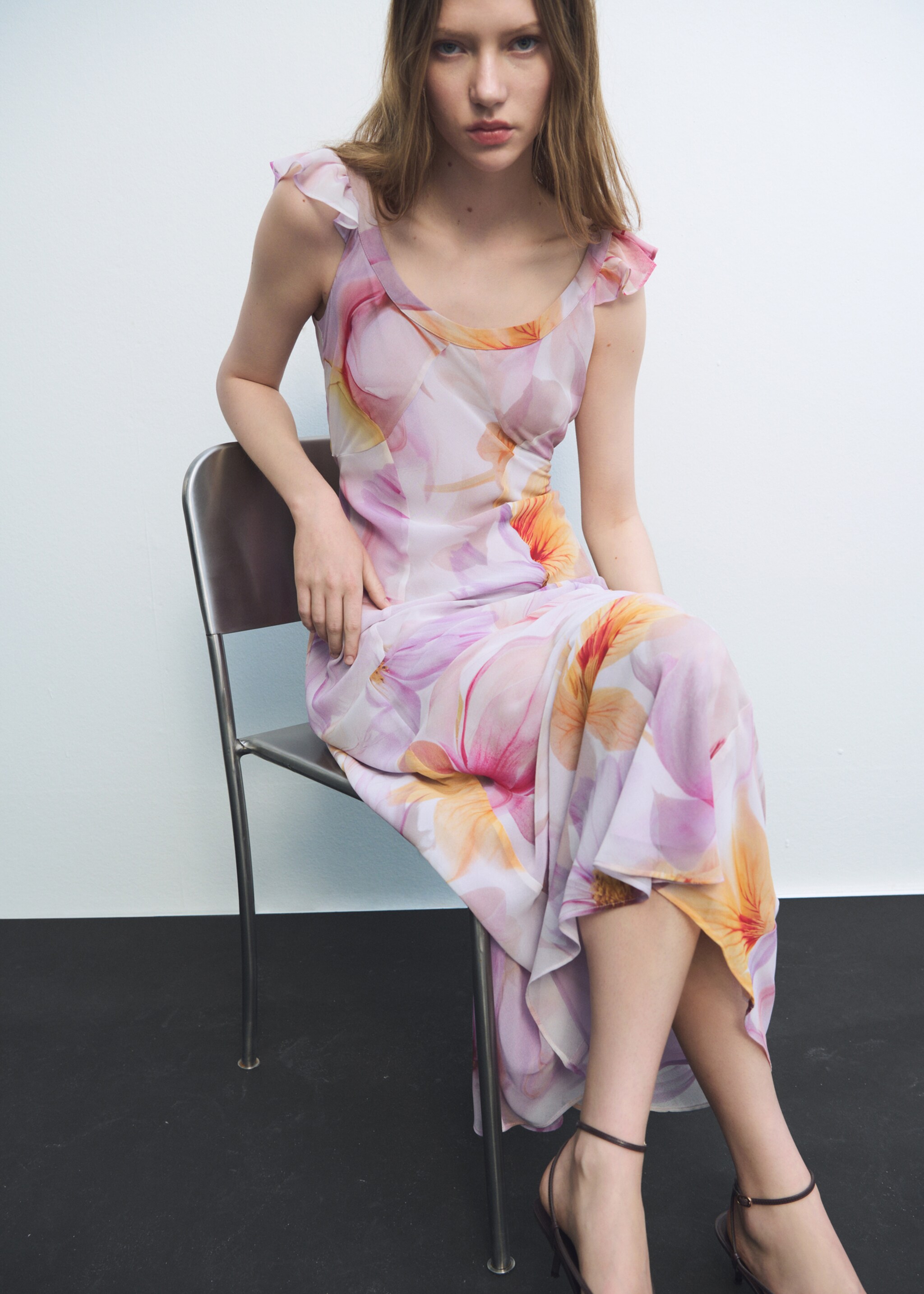 Floral dress with ruffle detail - Details of the article 2