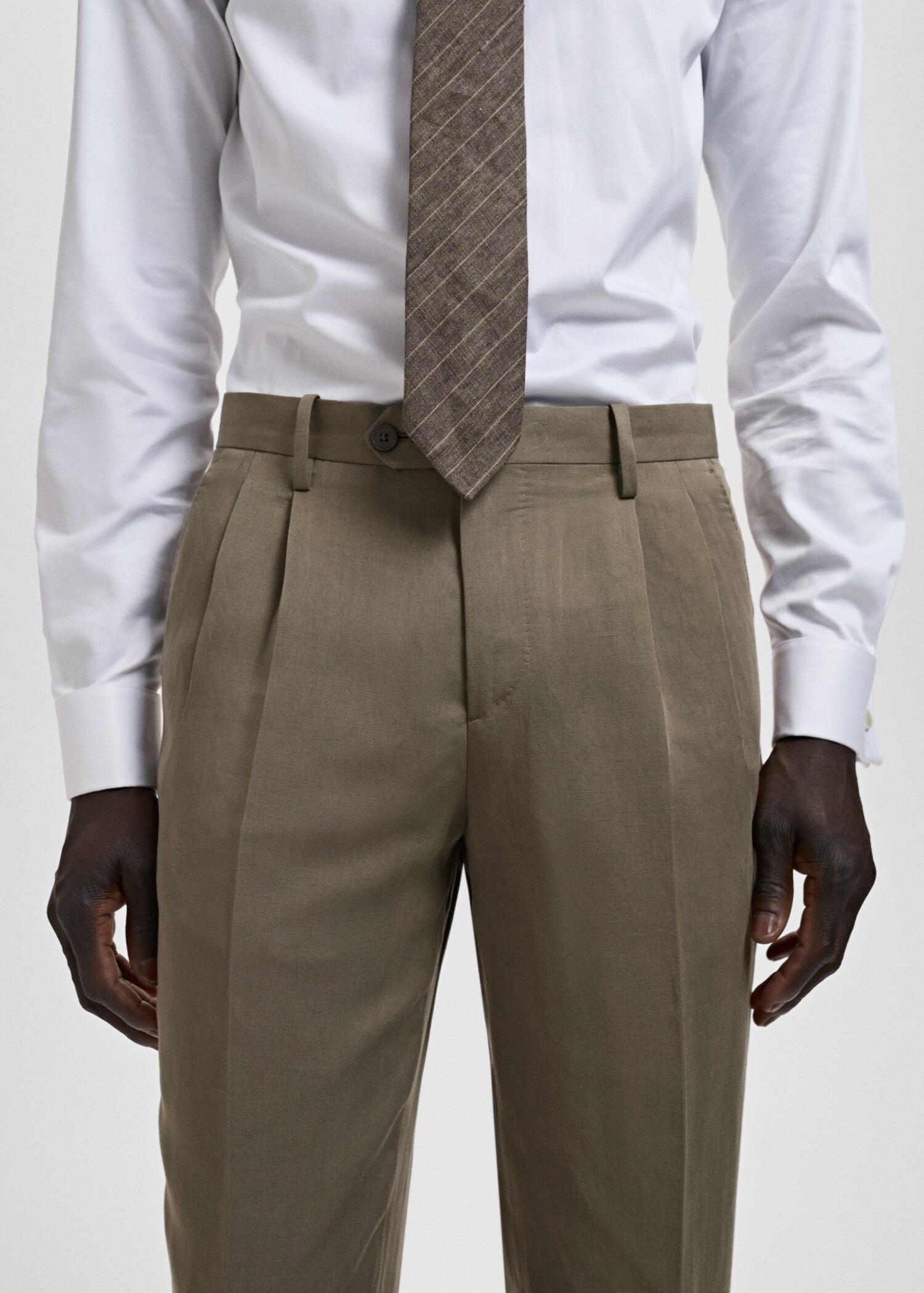 Pantalon costume slim-fit lin mélangé à pinces - Détail de l'article 1
