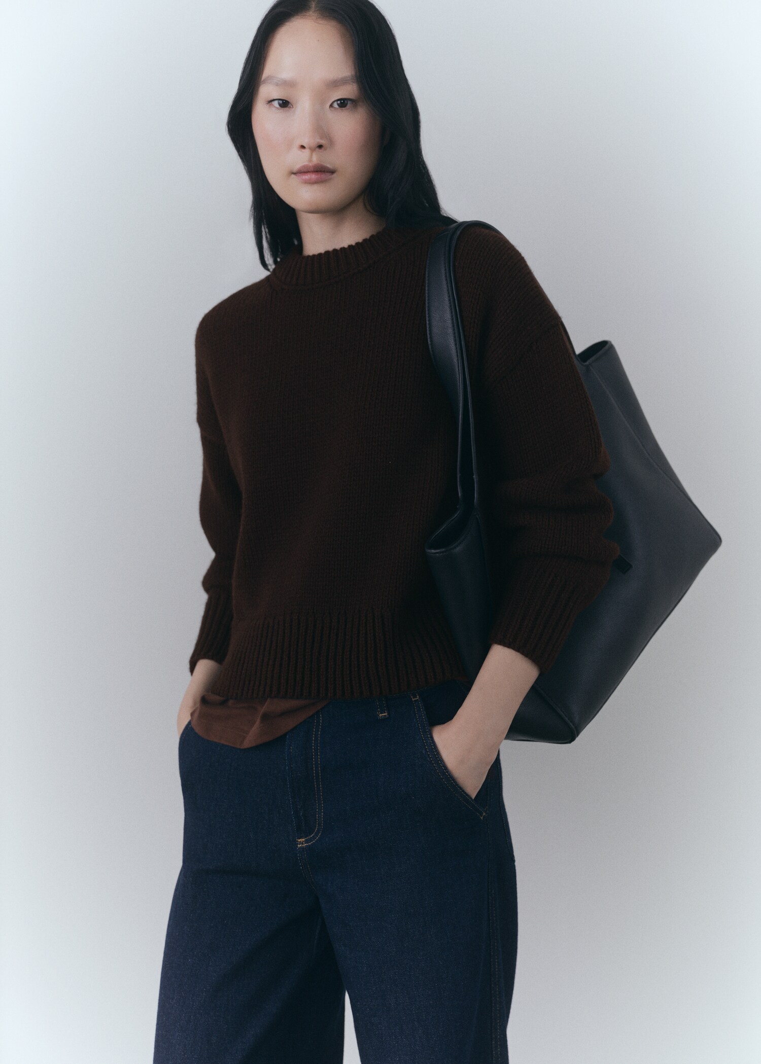 Pull-over grosse maille bords côtelés - Plan moyen