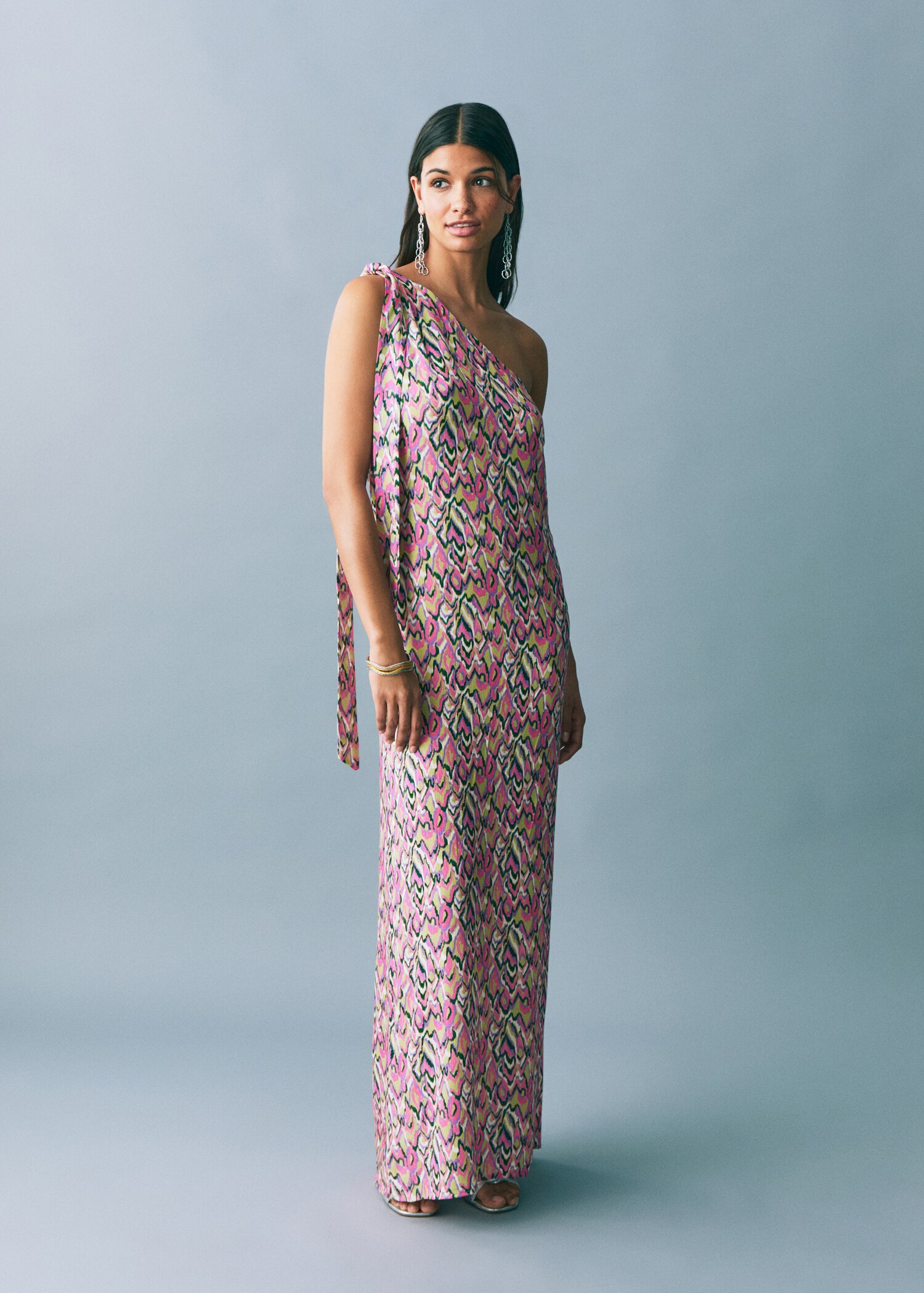 Vestido estampado laço - Plano geral