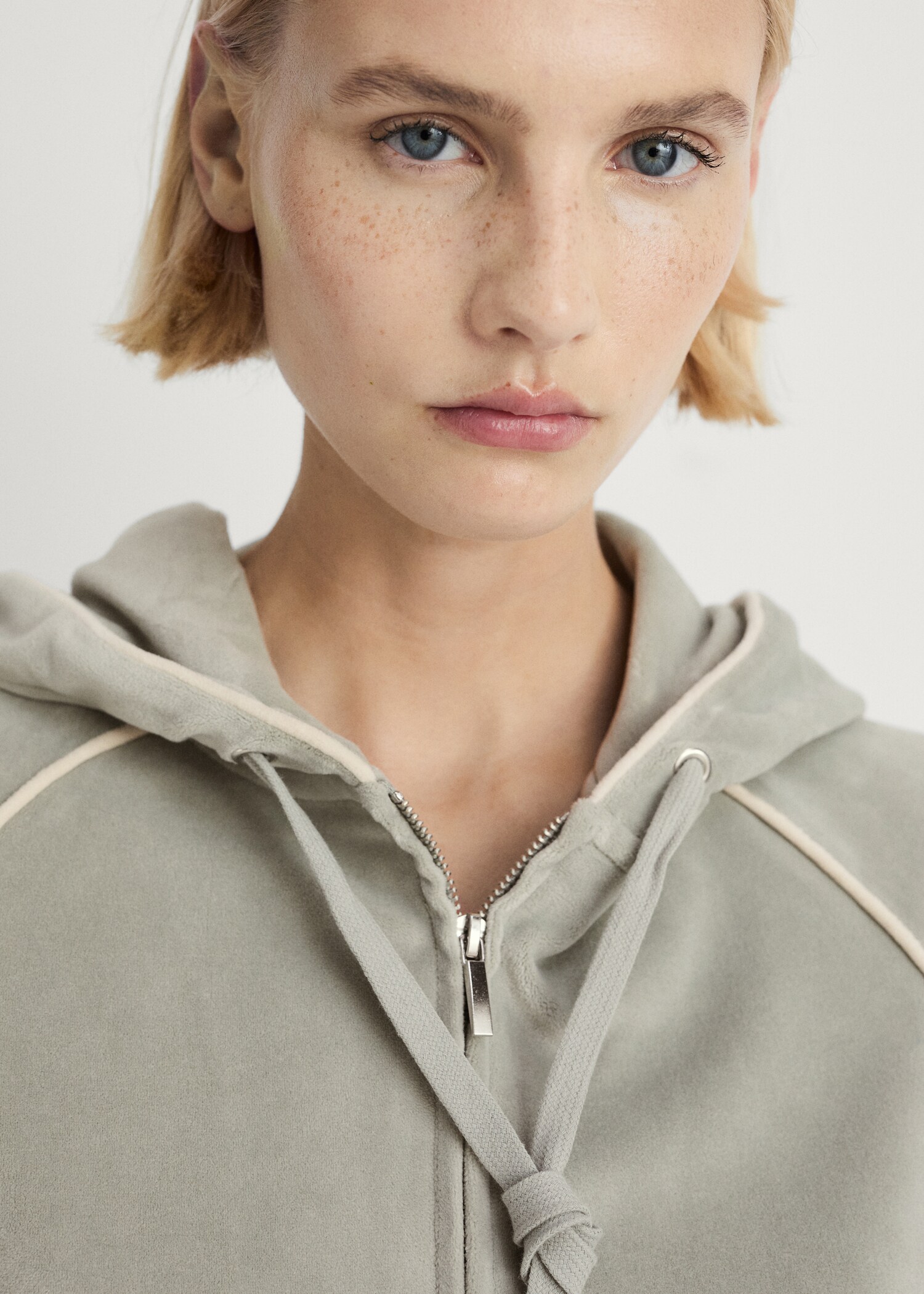 Velour sweatshirt with soft touch - Details of the article 1
